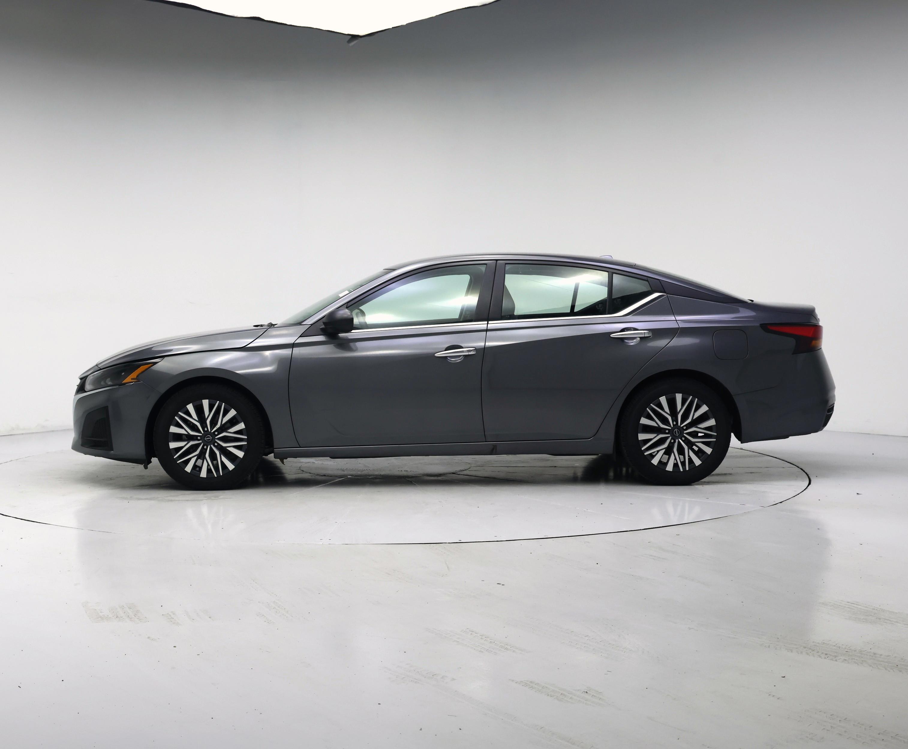 Thumbnail: 2025 Nissan Altima - 3