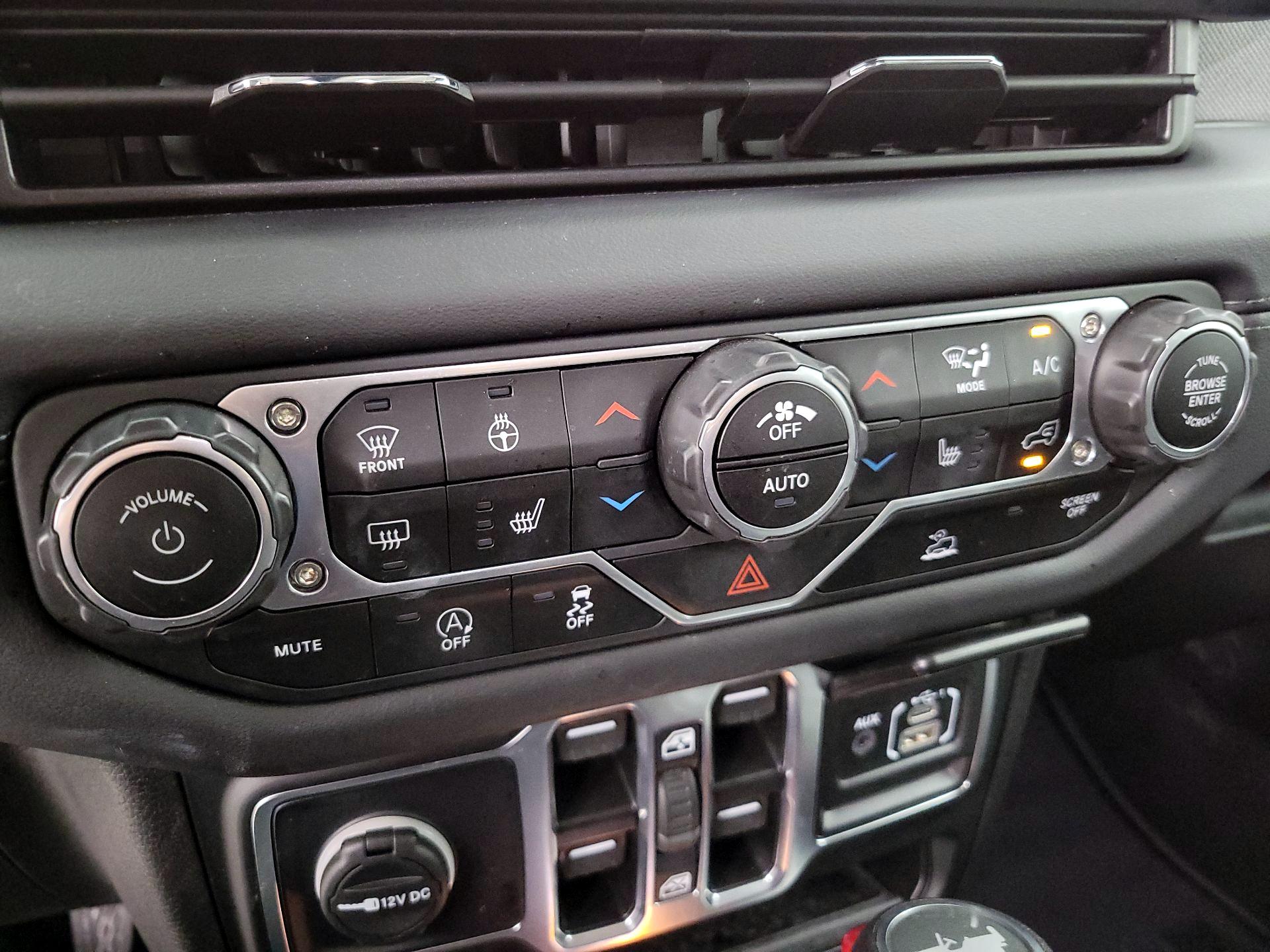 Thumbnail: 2025 Jeep Wrangler - 16