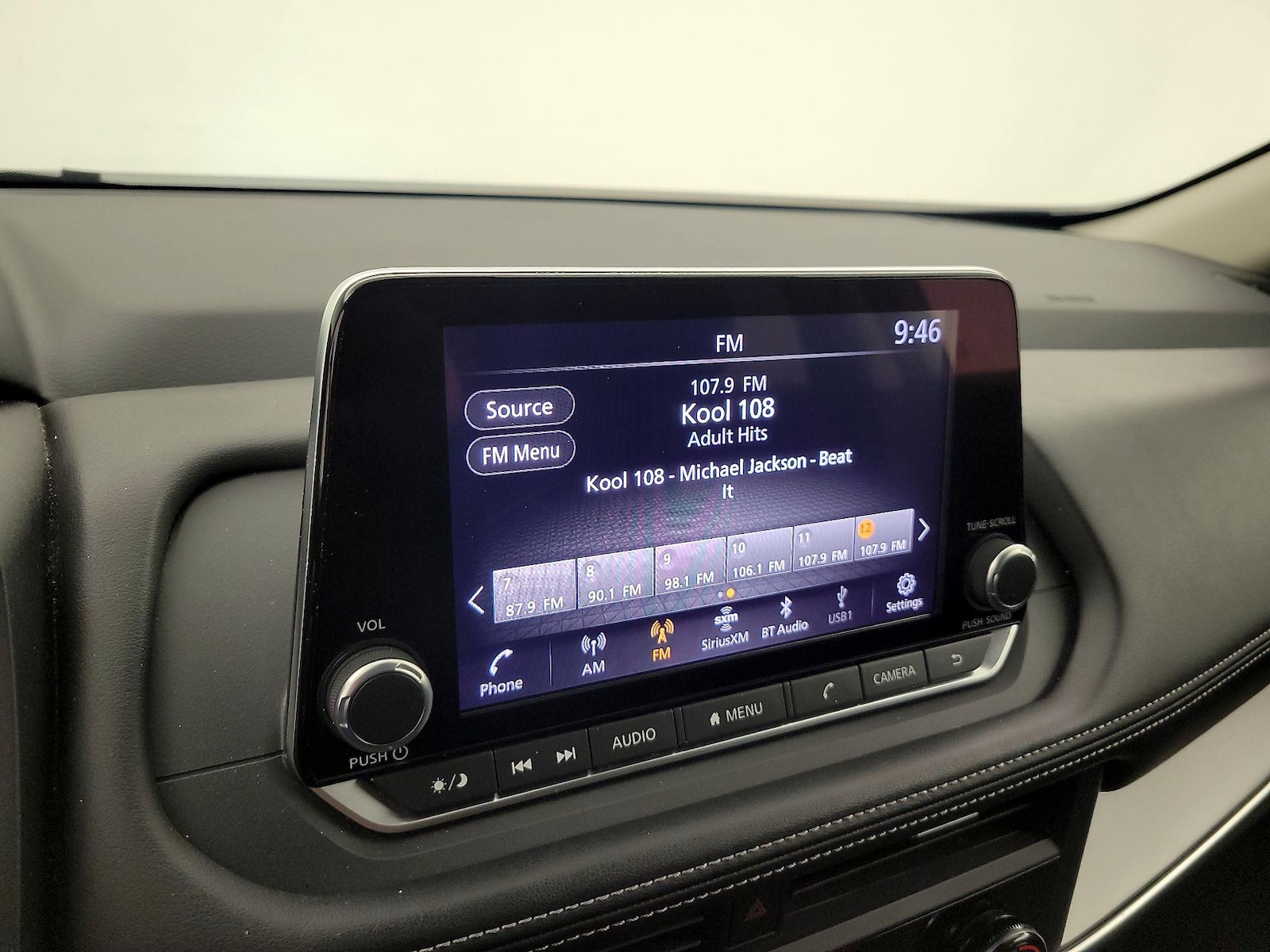 2025 Nissan Rogue SV - Photo 16