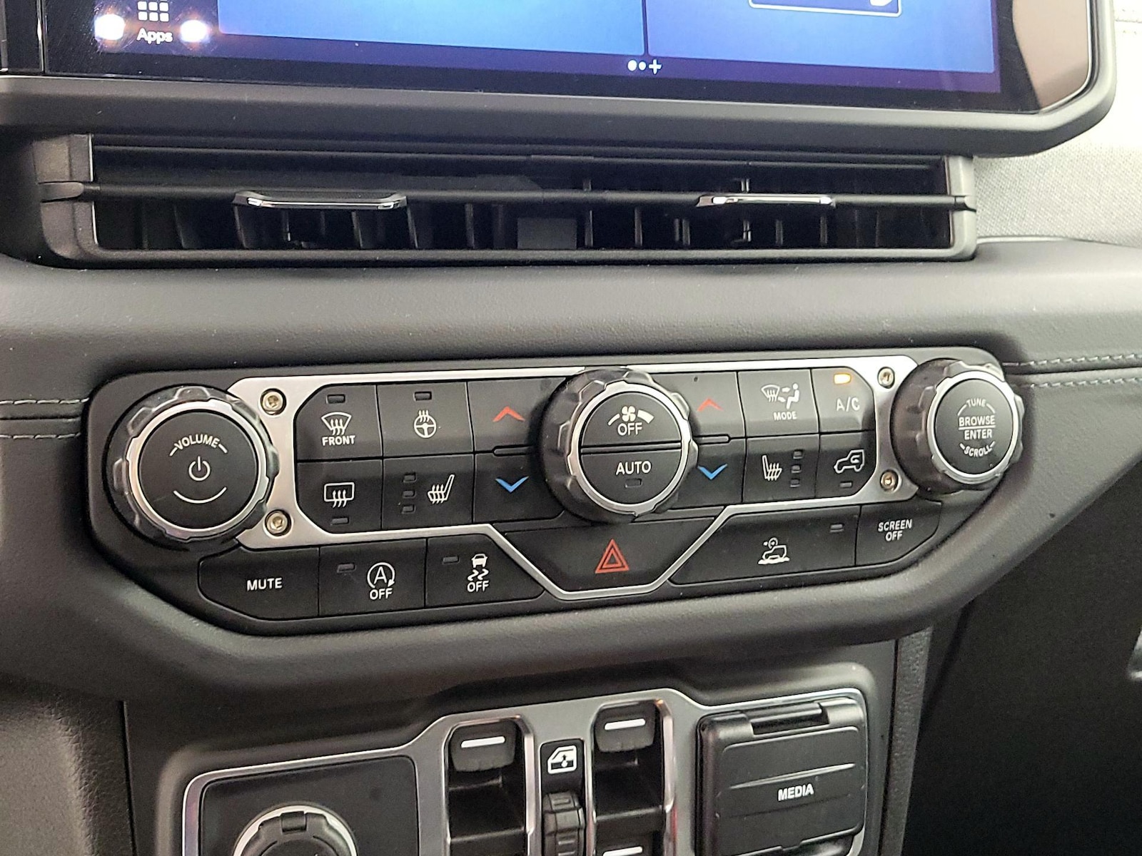 2025 Jeep Wrangler 4-Door Sahara - Photo 17