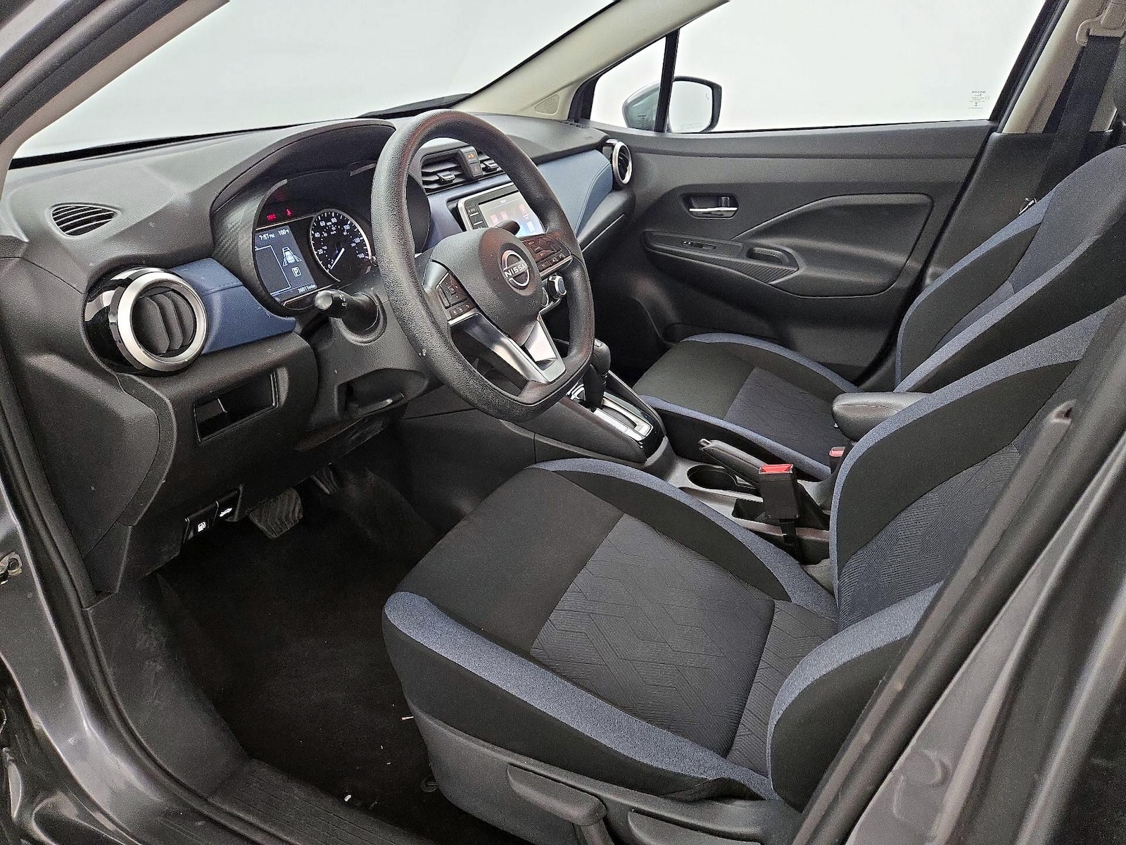 2025 Nissan Versa Sedan SV - Photo 12