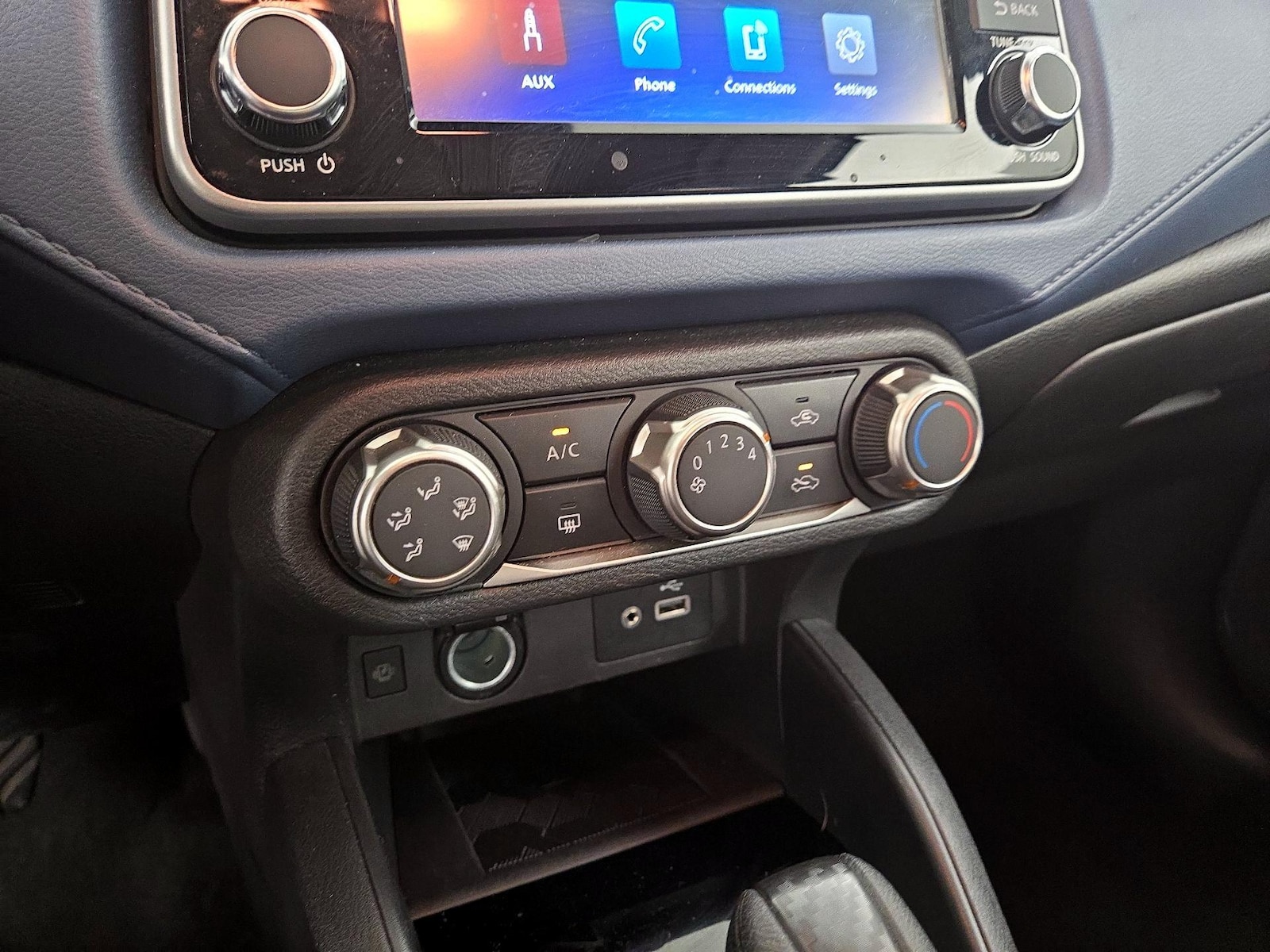 2025 Nissan Versa Sedan SV - Photo 16