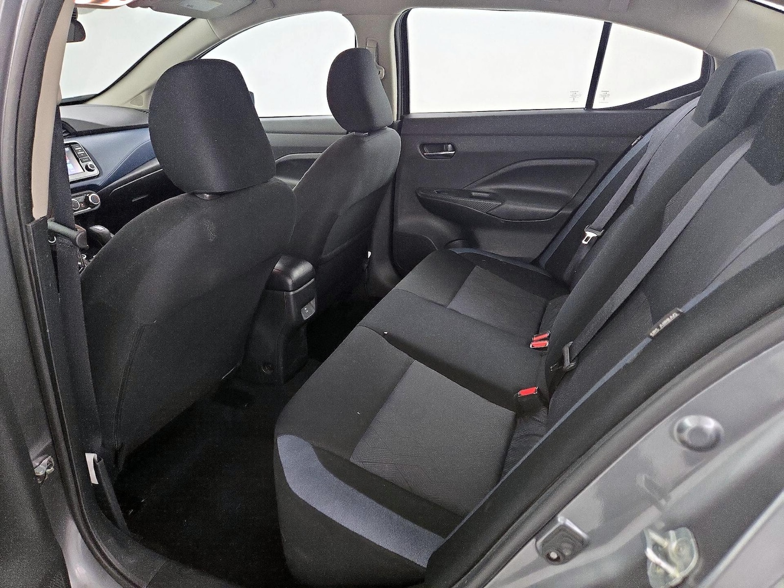 2025 Nissan Versa Sedan SV - Photo 19