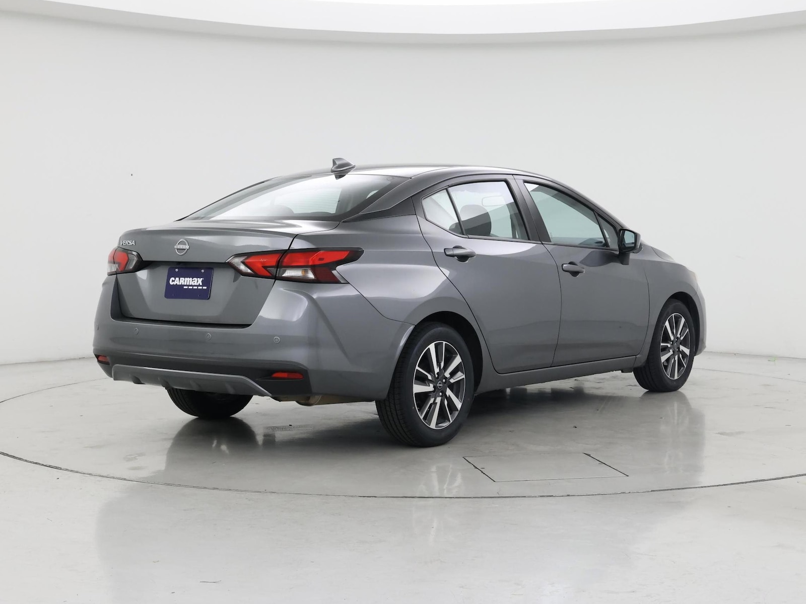2025 Nissan Versa Sedan SV - Photo 9