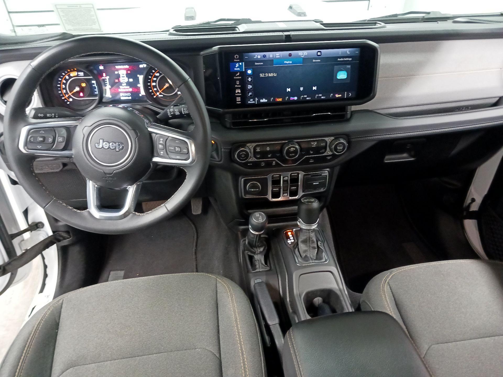 Thumbnail: 2025 Jeep Wrangler - 9