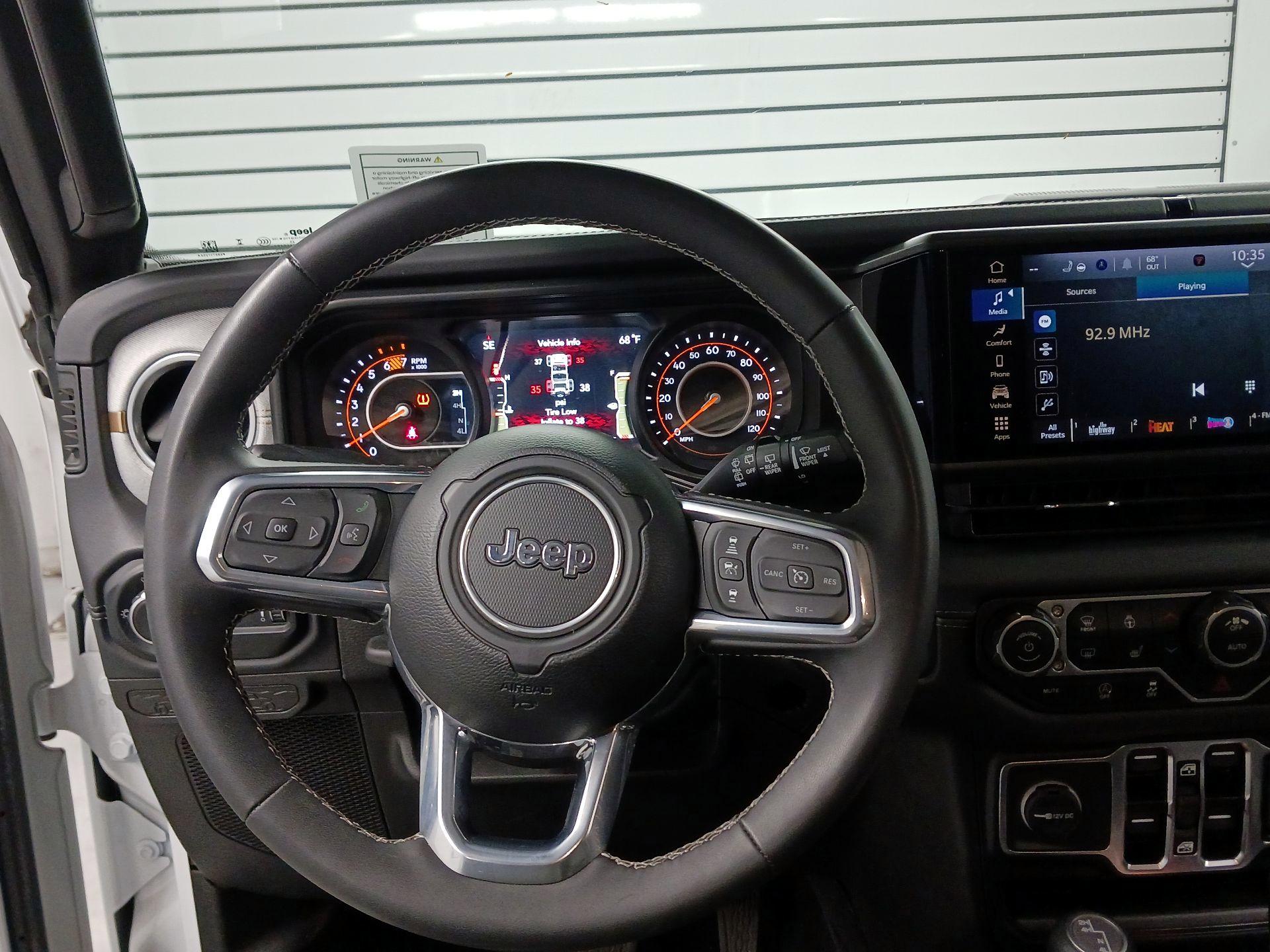 Thumbnail: 2025 Jeep Wrangler - 10