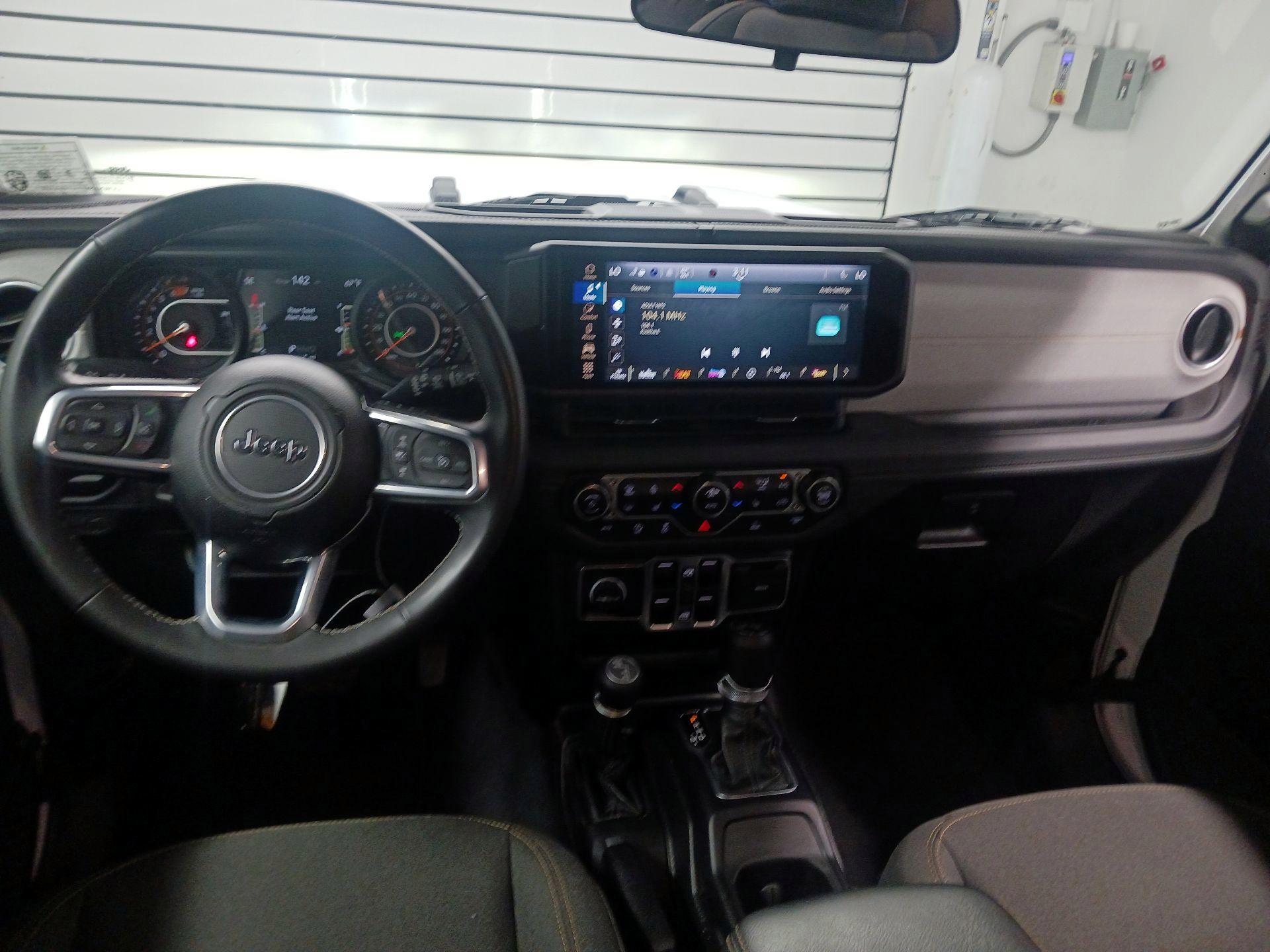 Thumbnail: 2025 Jeep Wrangler - 9