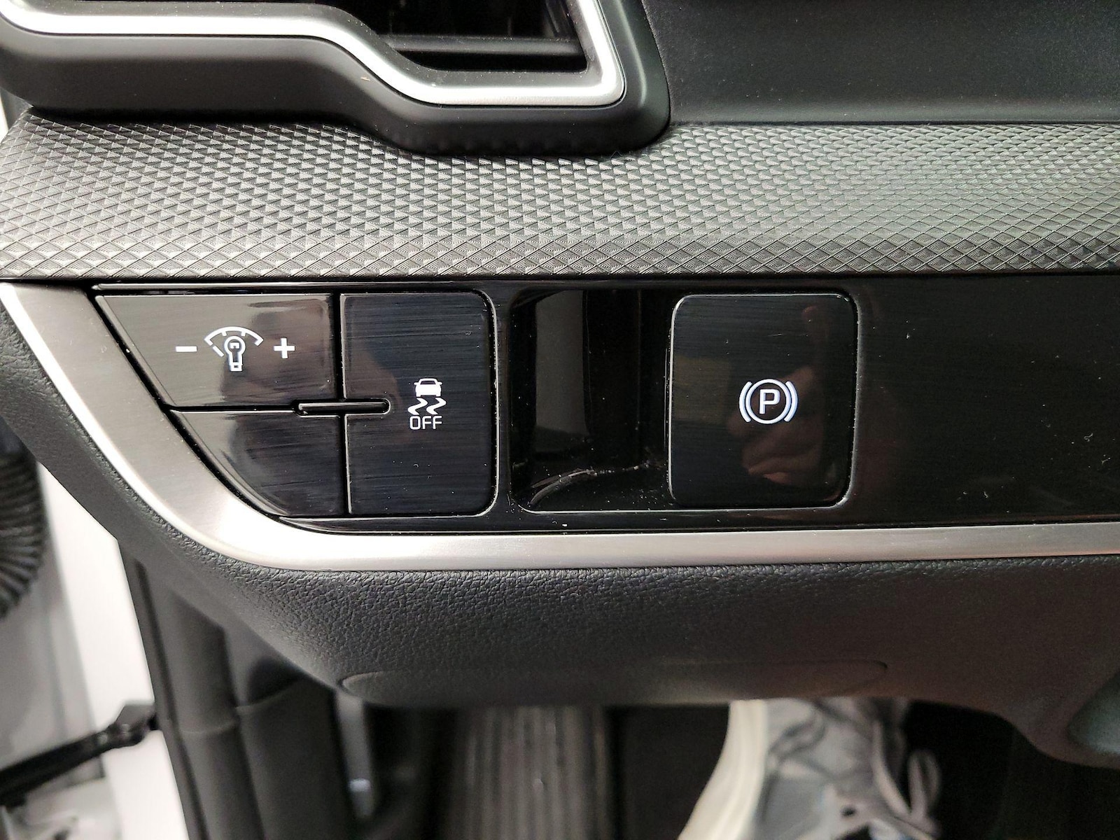 2025 Kia Sportage LX - Photo 14
