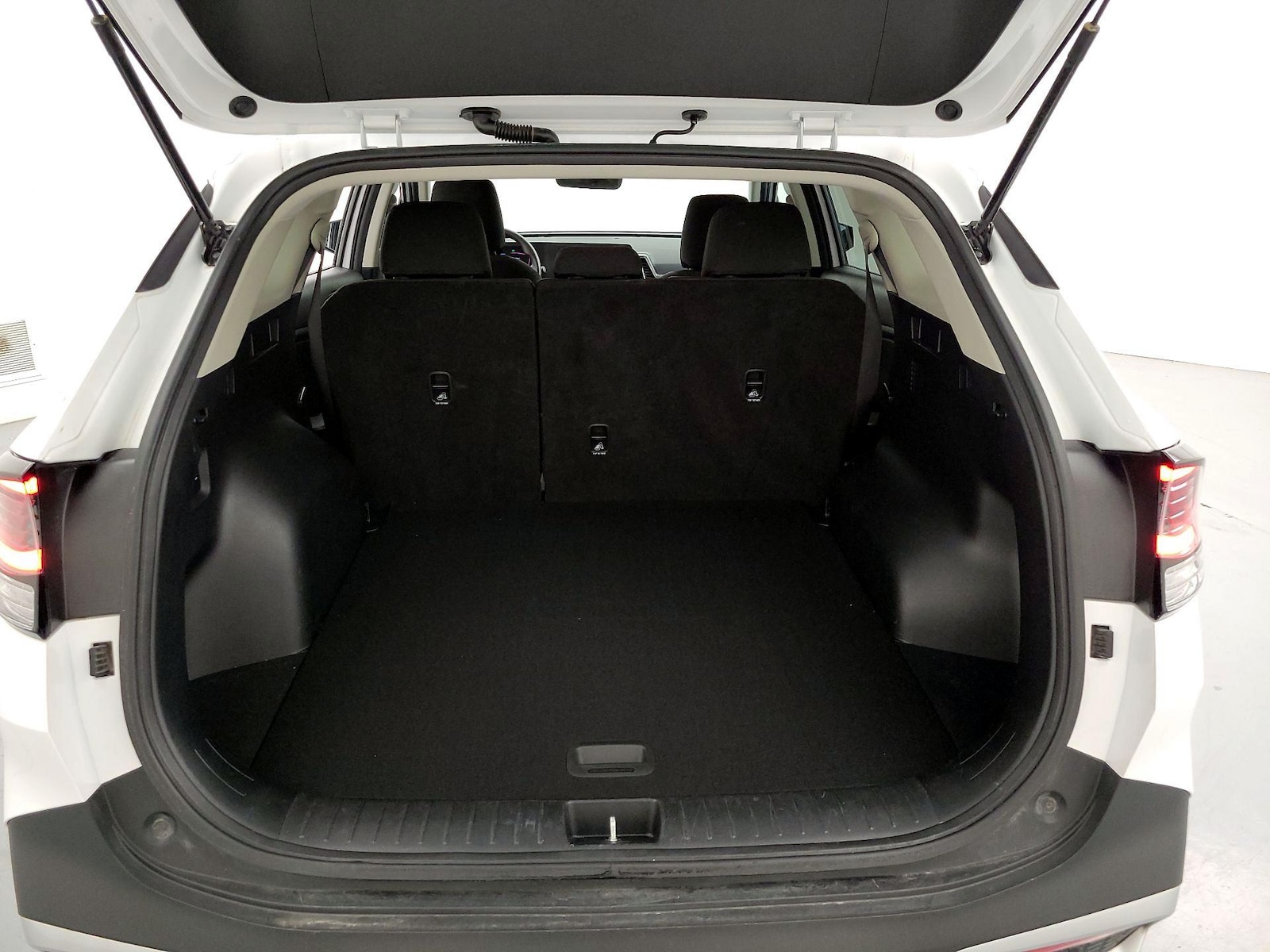 2025 Kia Sportage LX - Photo 21