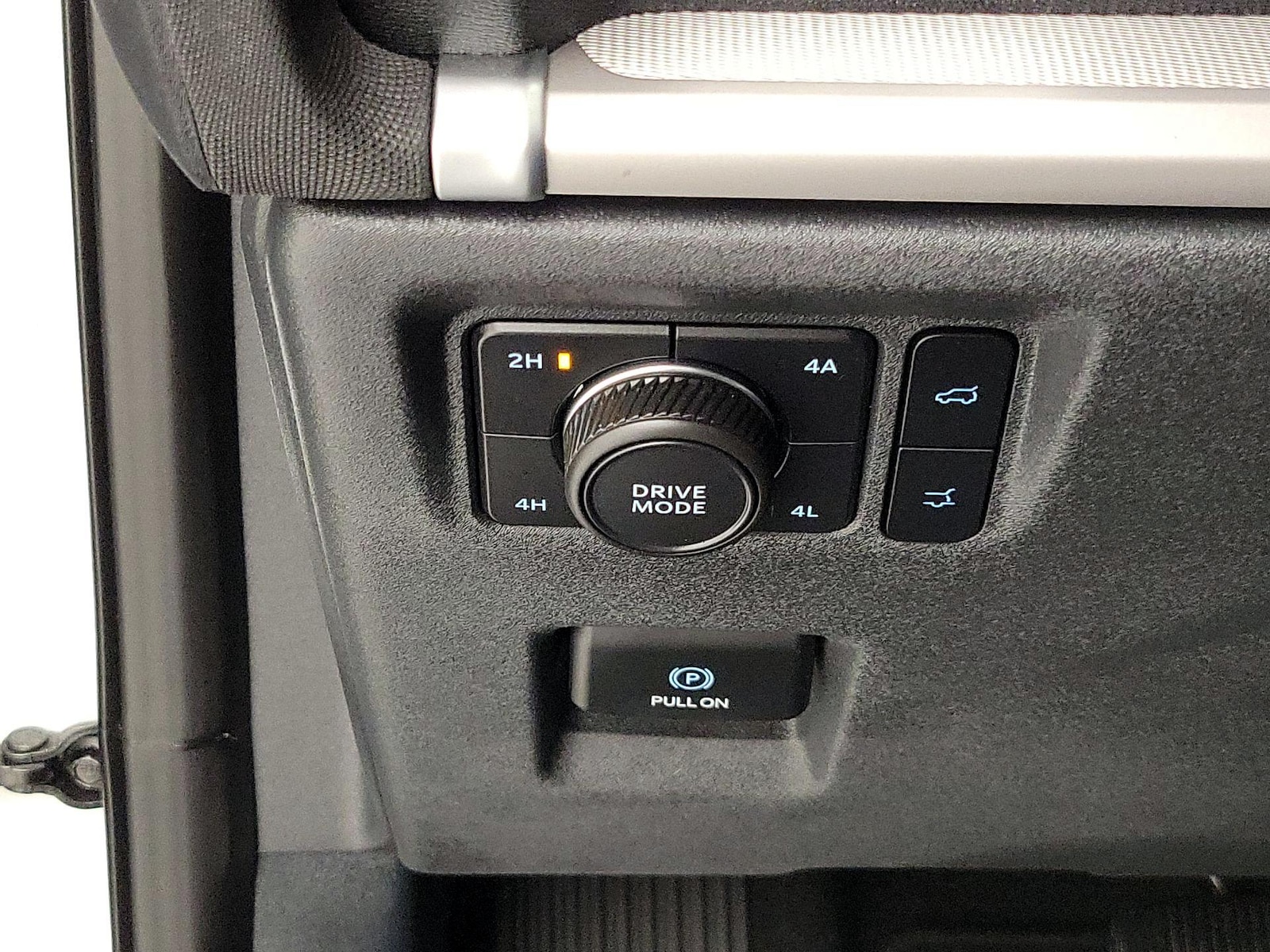 2025 Ford Expedition Active - Photo 14