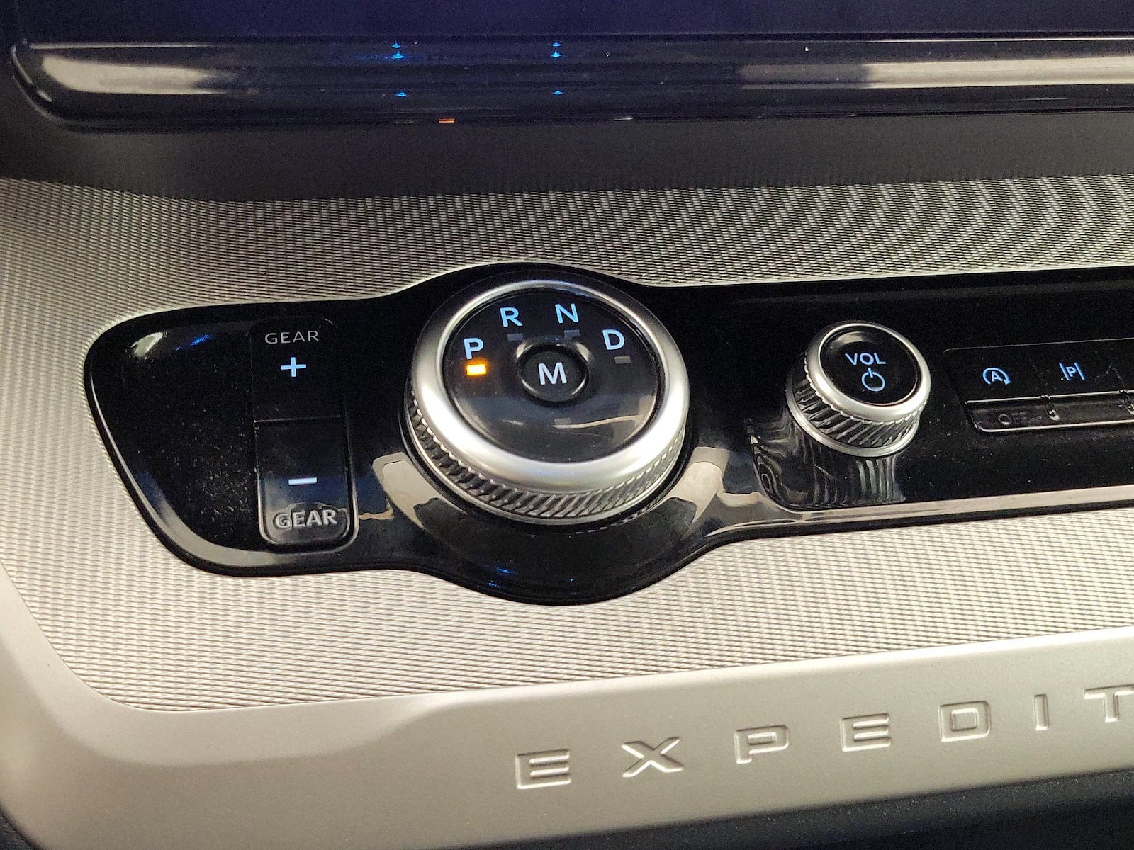 2025 Ford Expedition Active - Photo 19