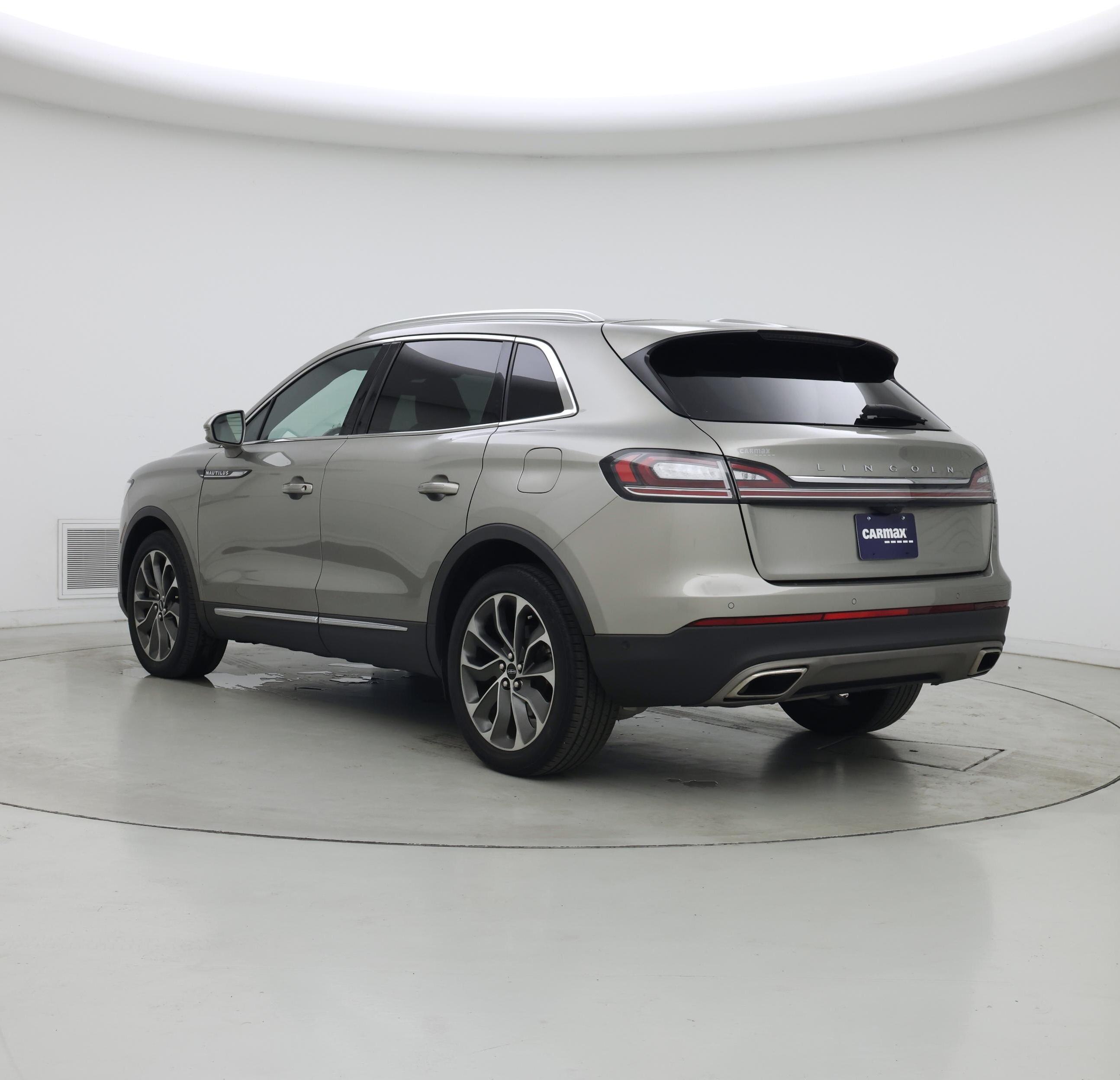 Thumbnail: 2023 Lincoln Nautilus - 2