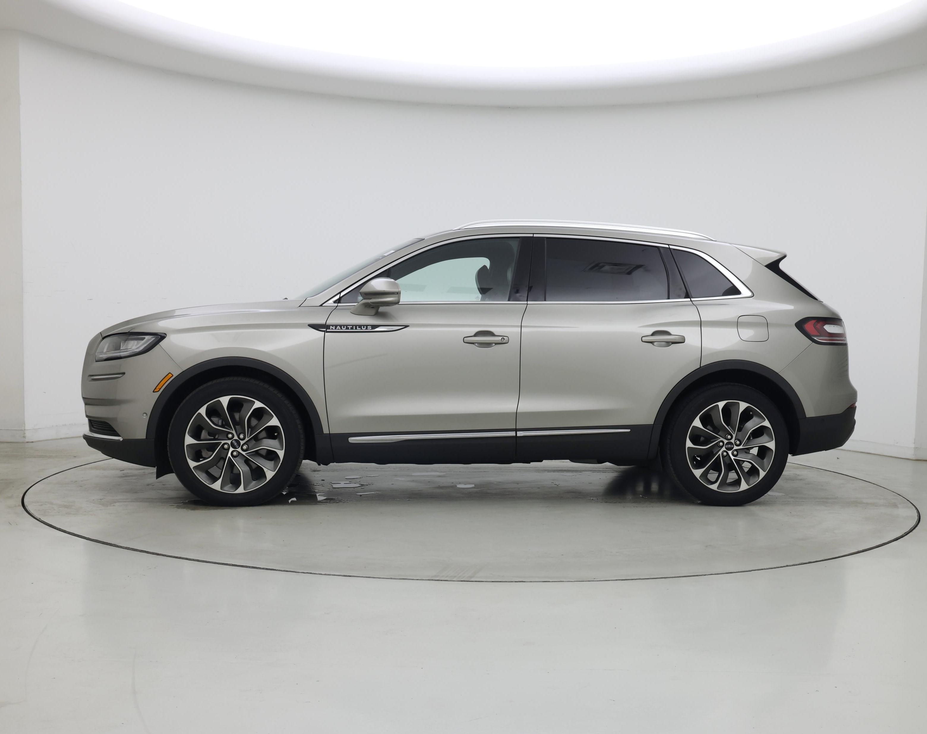 Thumbnail: 2023 Lincoln Nautilus - 3