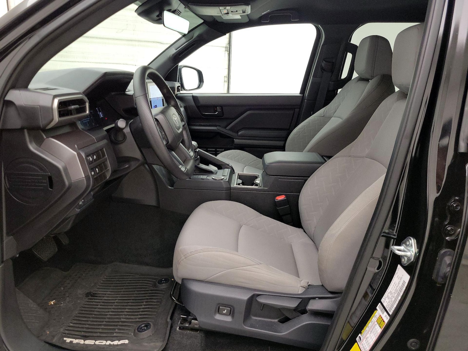 2025 Toyota Tacoma SR5 - Photo 12