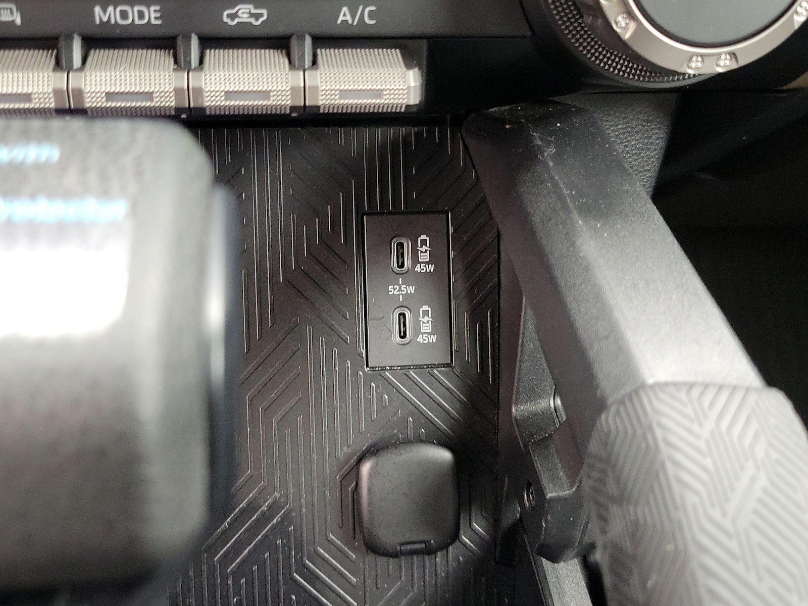 2025 Toyota Tacoma SR5 - Photo 19