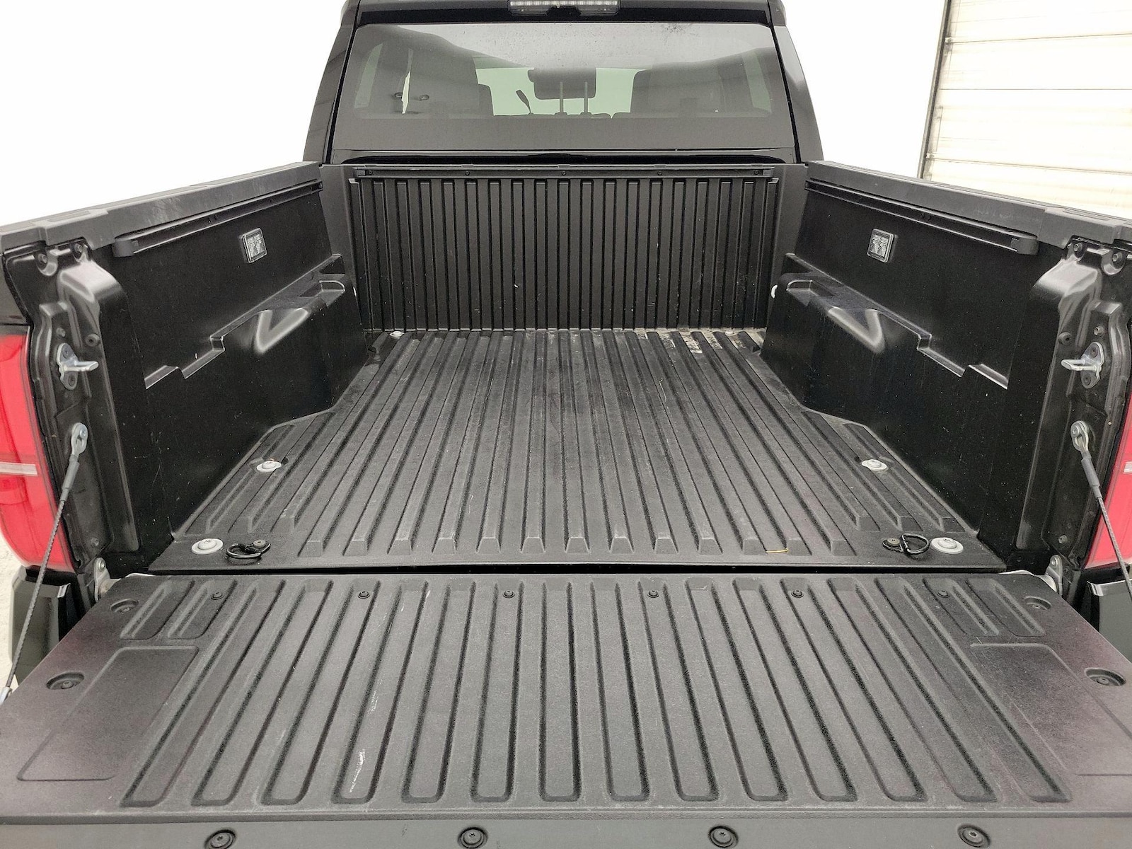 2025 Toyota Tacoma SR5 - Photo 21