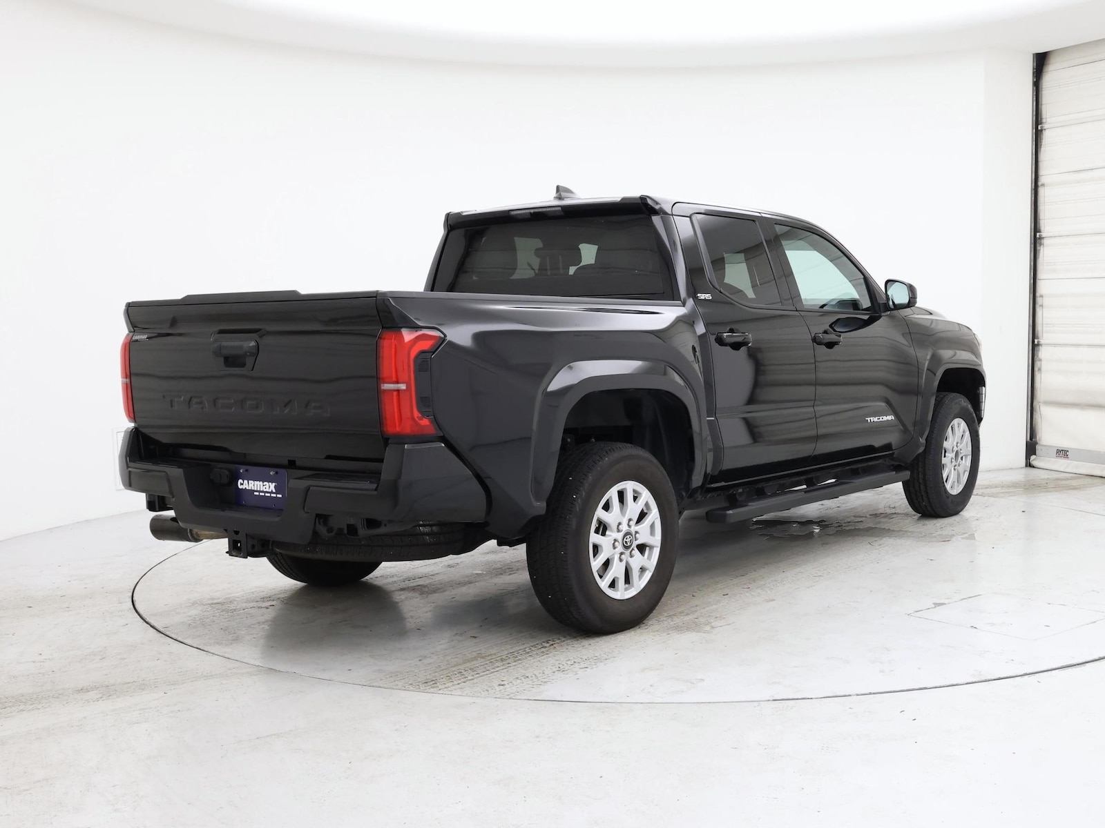 2025 Toyota Tacoma SR5 - Photo 9
