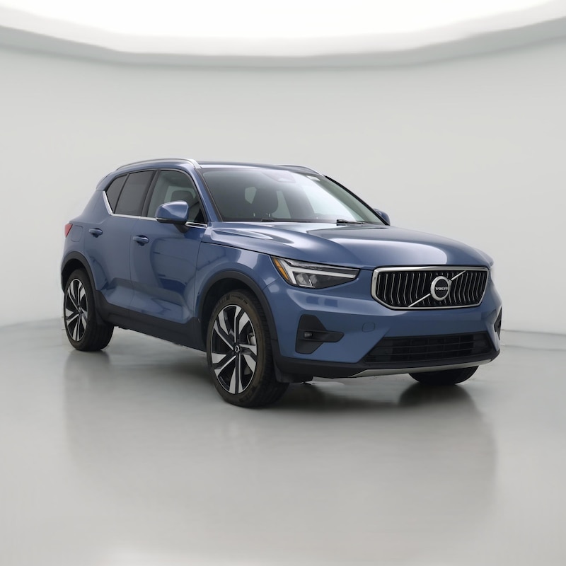 2023 Volvo XC40 B5 Plus Bright Theme