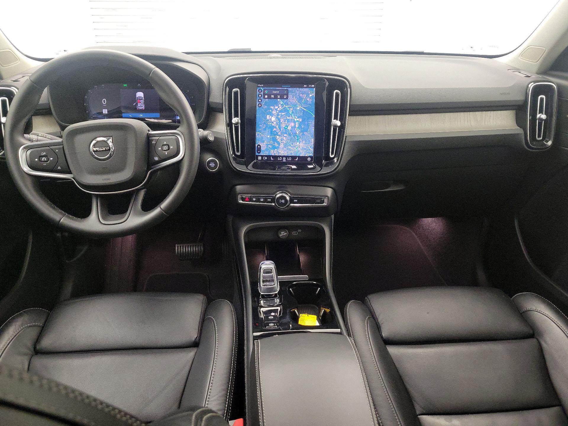 Thumbnail: 2023 Volvo XC40 - 9