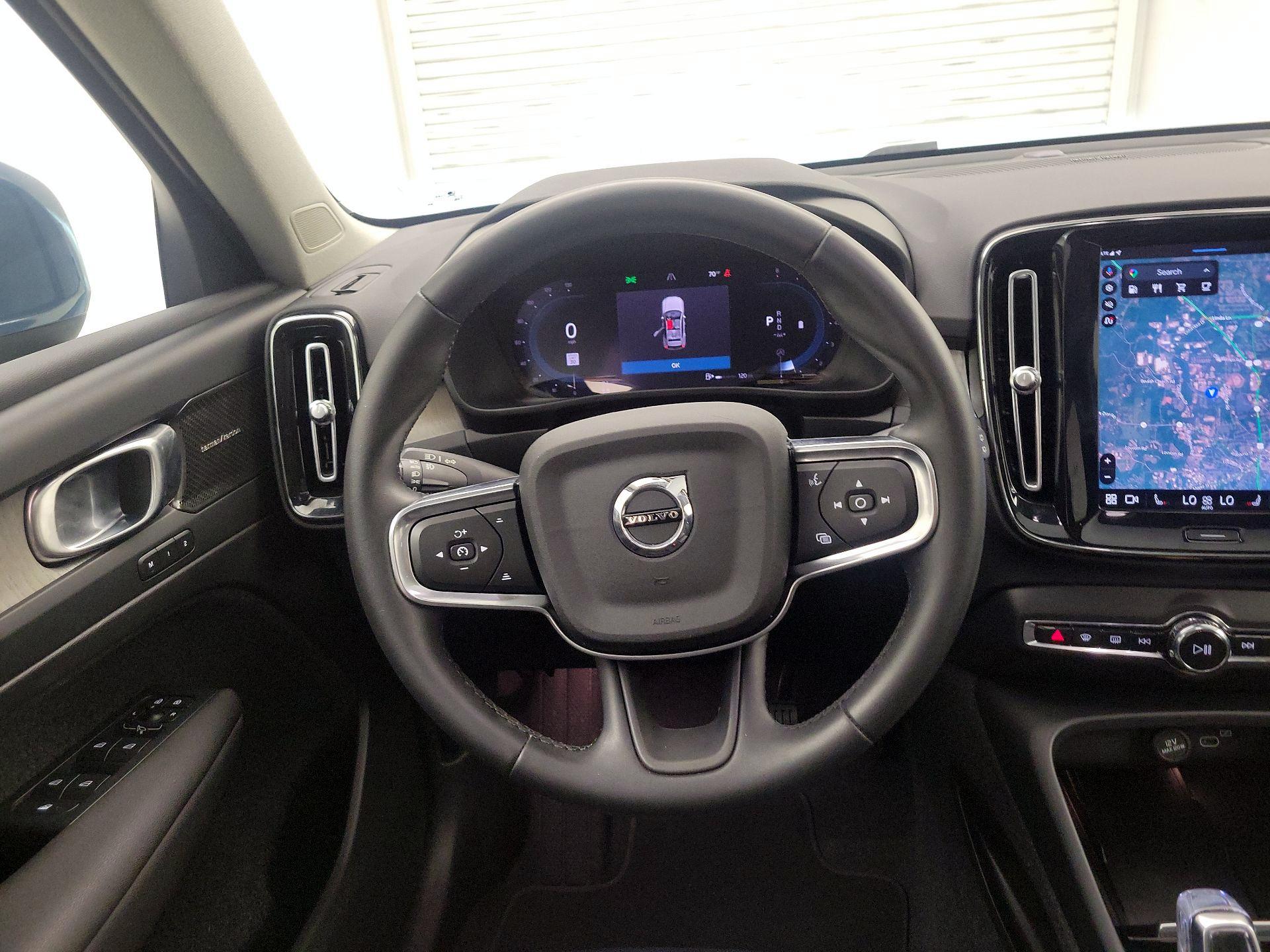 Thumbnail: 2023 Volvo XC40 - 10