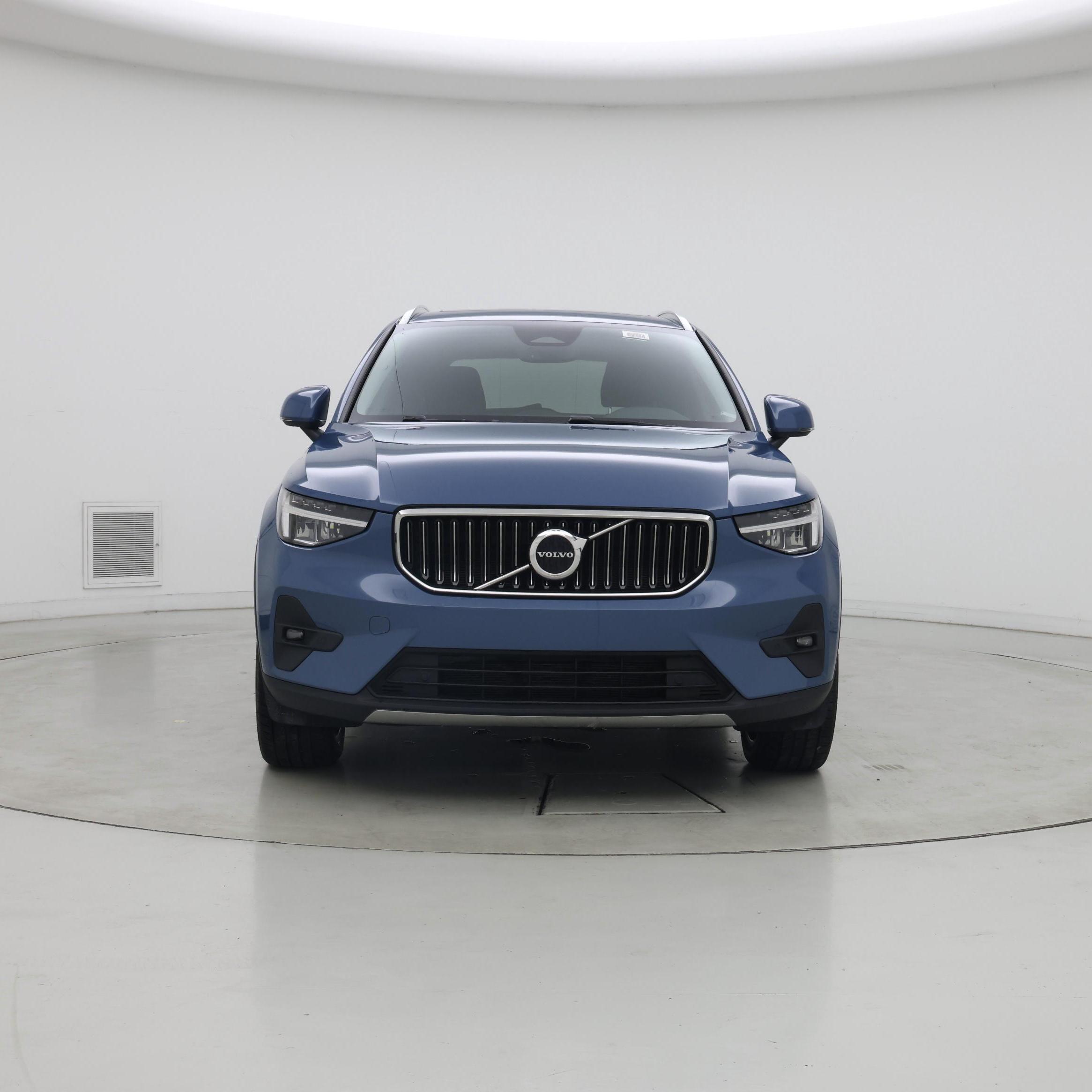 Thumbnail: 2023 Volvo XC40 - 5