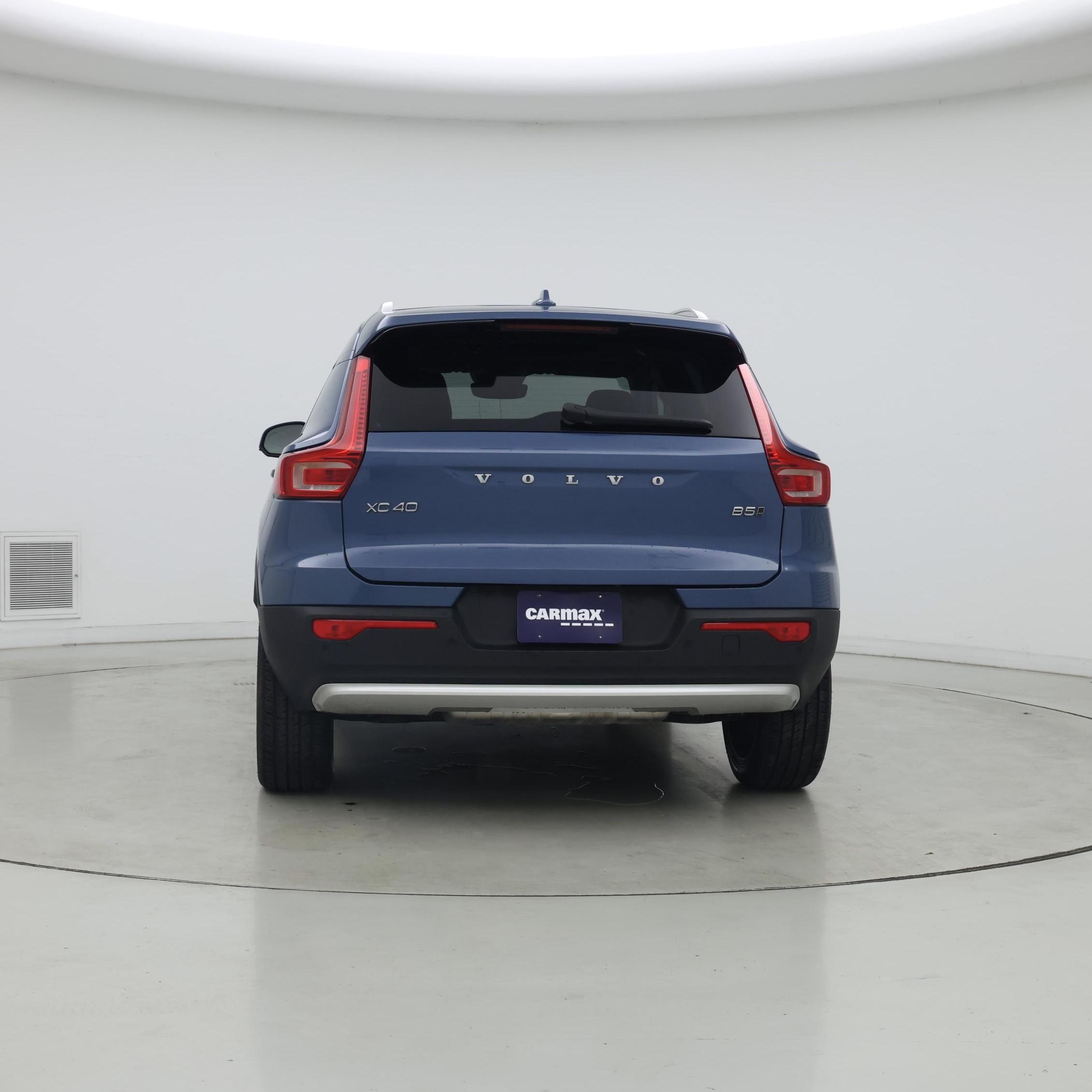 Thumbnail: 2023 Volvo XC40 - 6