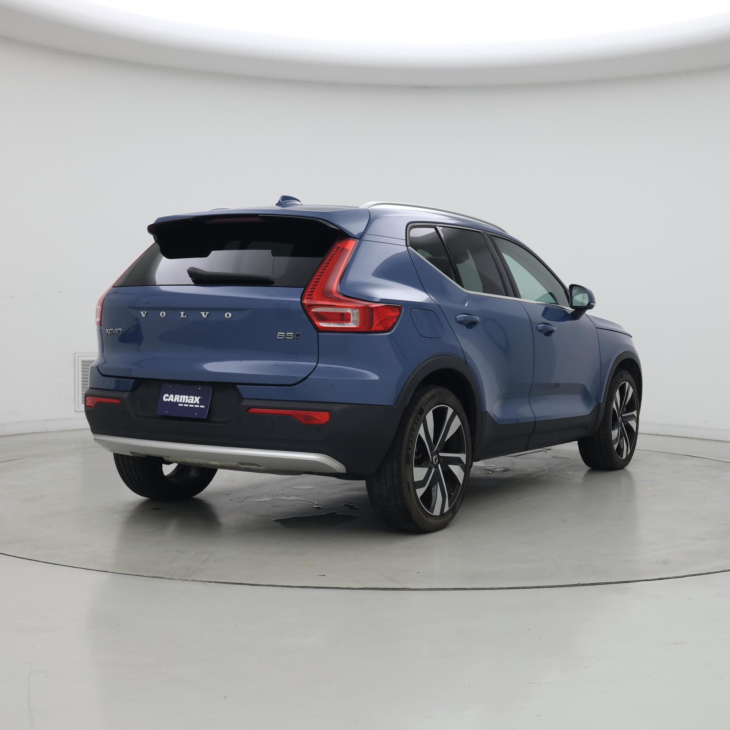 Thumbnail: 2023 Volvo XC40 - 8