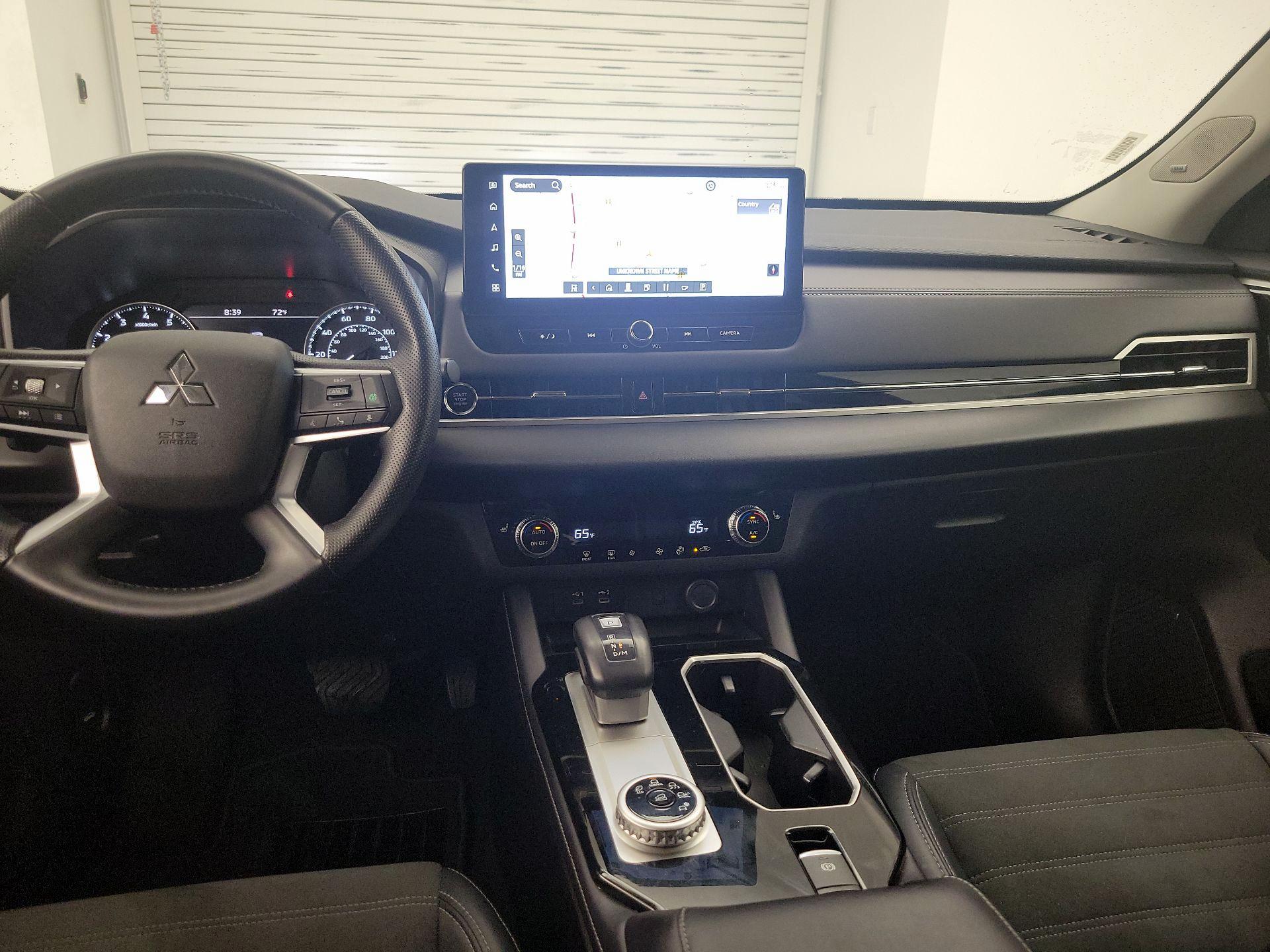 Thumbnail: 2025 Mitsubishi Outlander - 9
