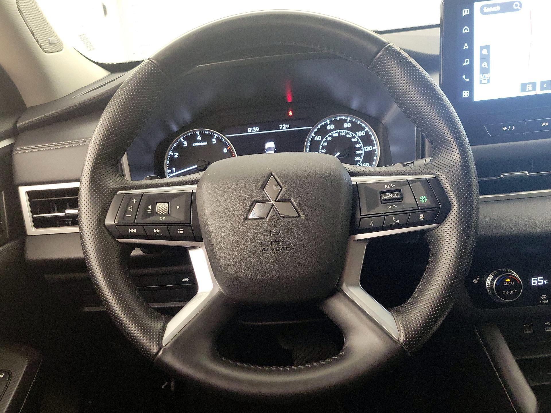 Thumbnail: 2025 Mitsubishi Outlander - 10