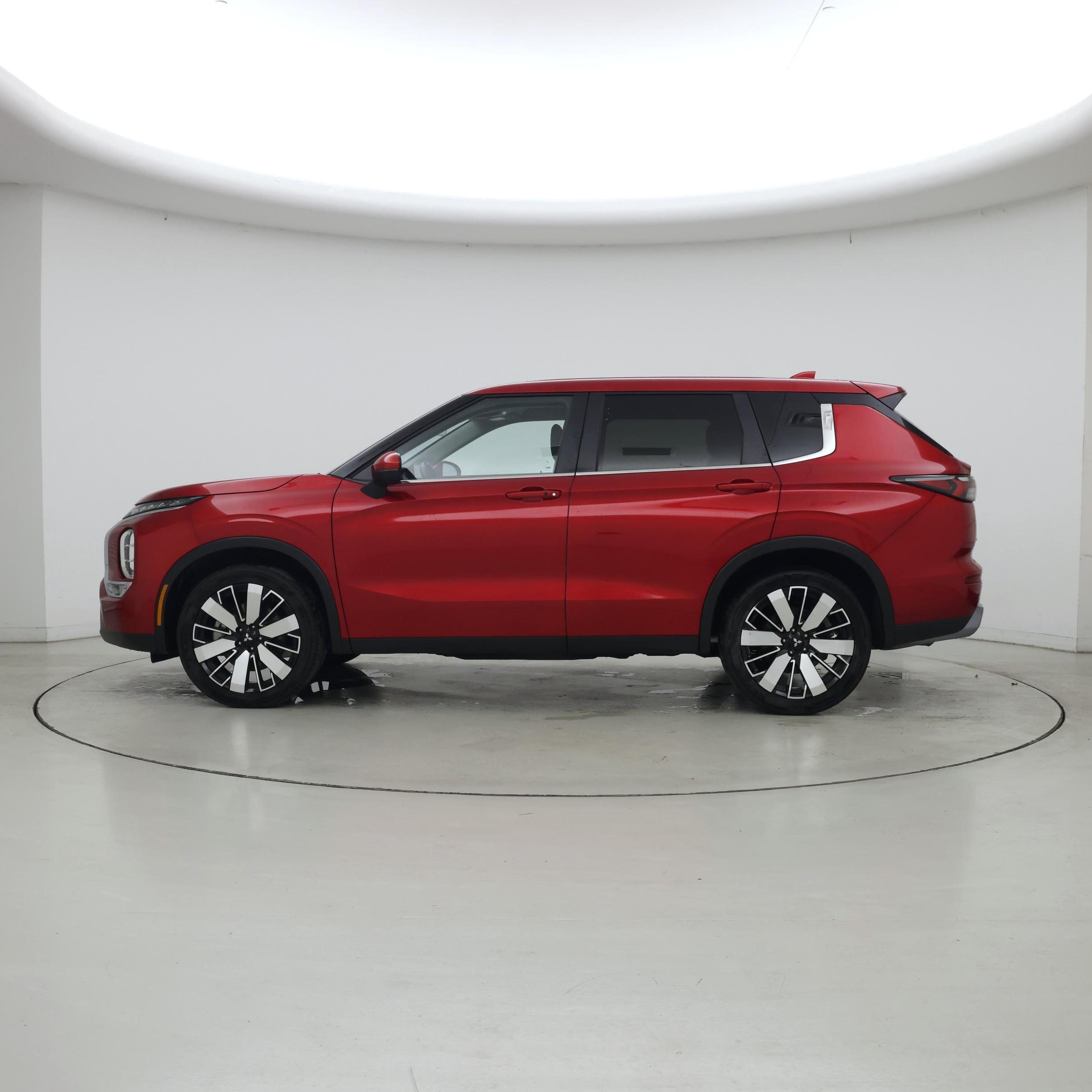 Thumbnail: 2025 Mitsubishi Outlander - 3