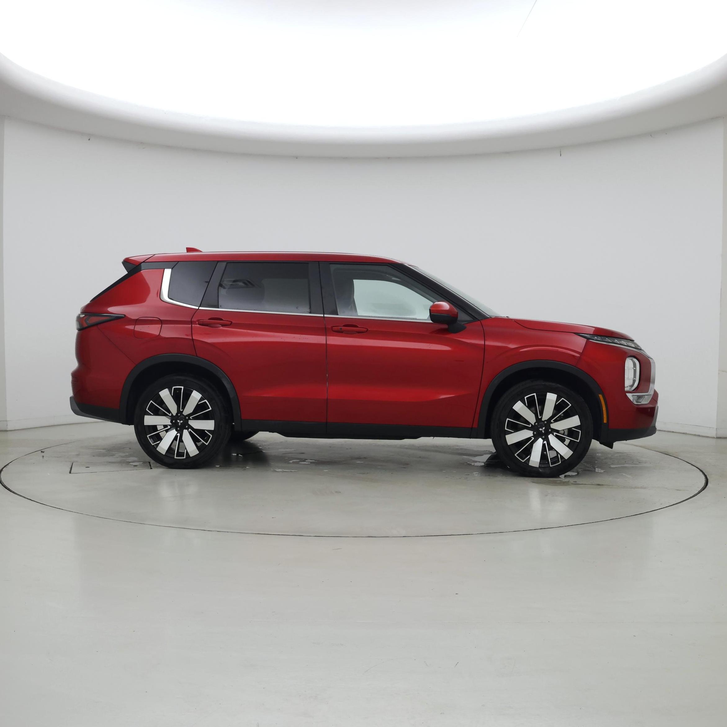 Thumbnail: 2025 Mitsubishi Outlander - 7