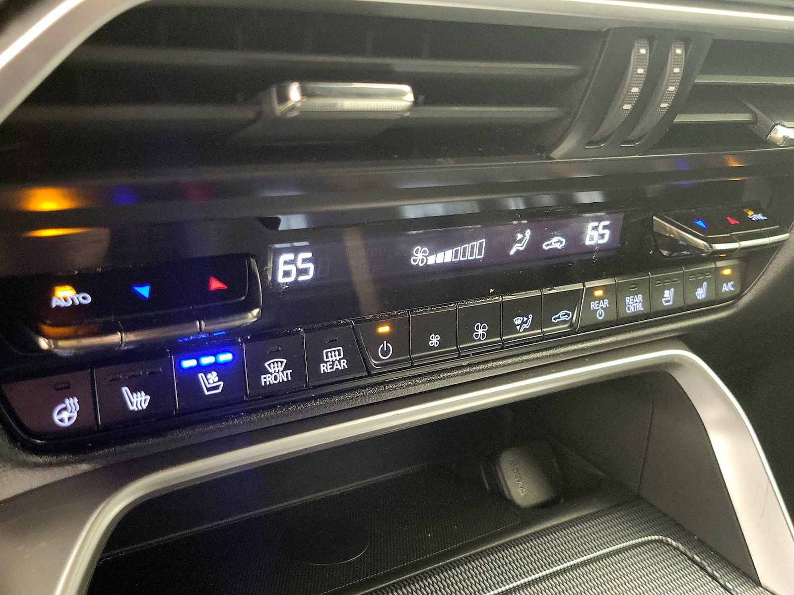 2025 Mazda CX-90 Premium Plus Package - Photo 17