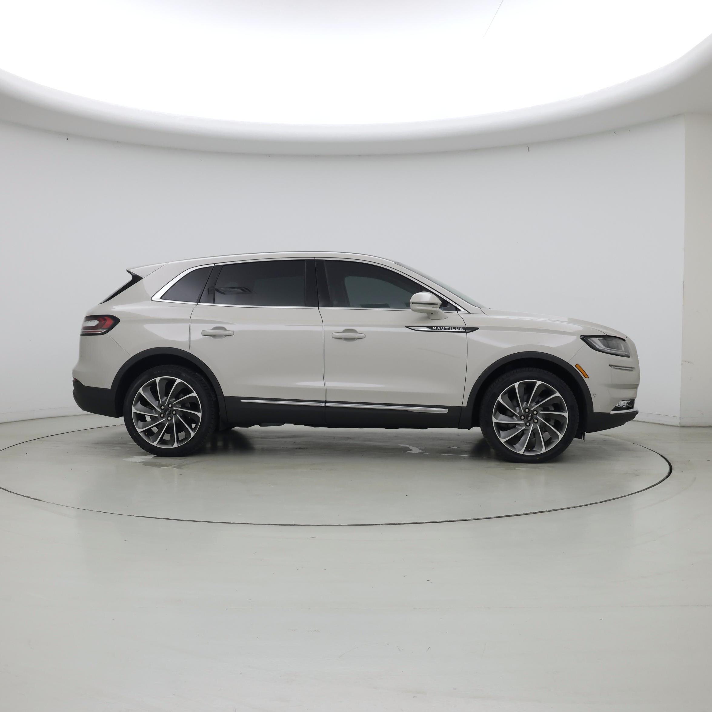 Thumbnail: 2022 Lincoln Nautilus - 7