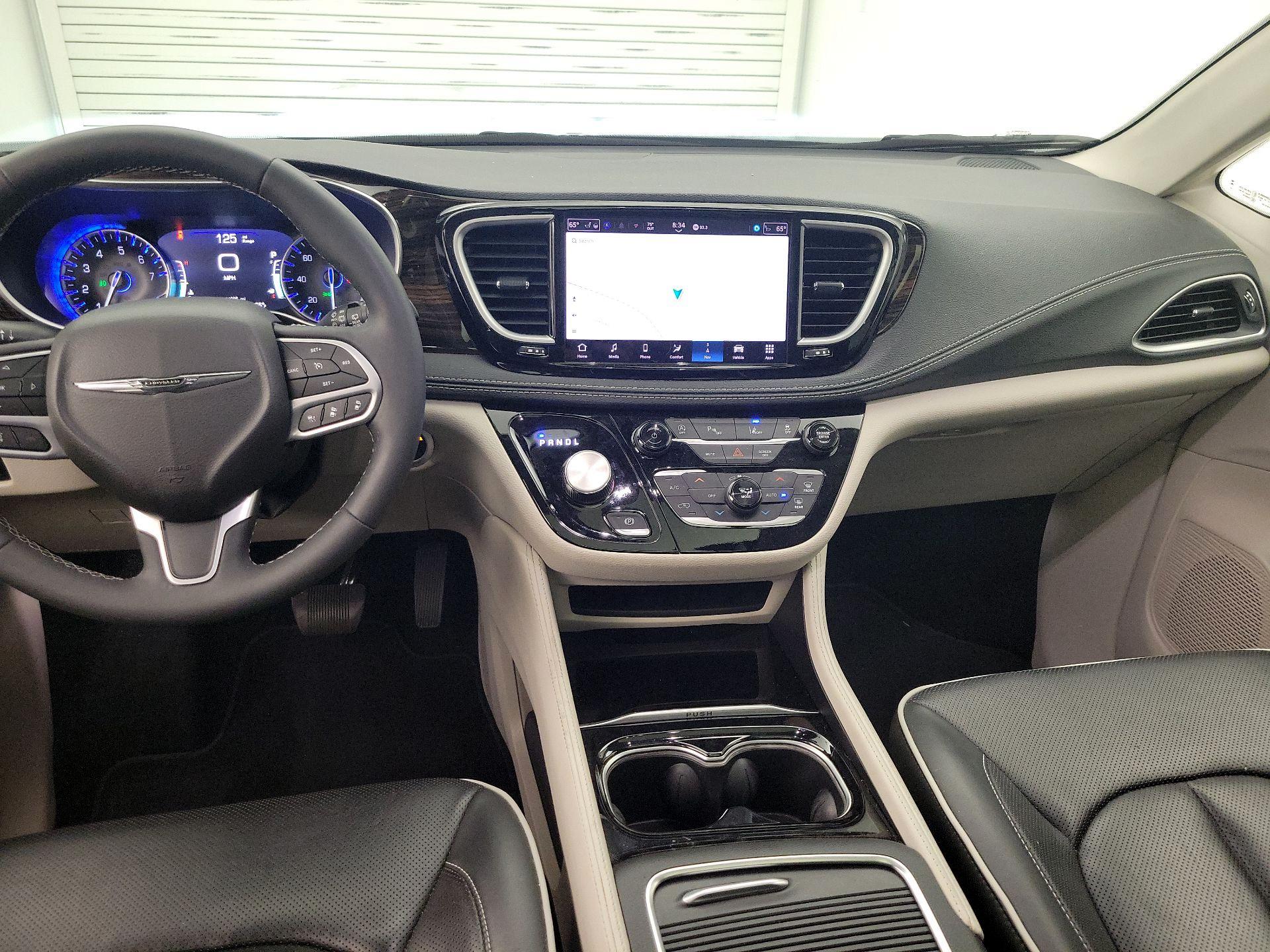 Thumbnail: 2024 Chrysler Pacifica - 9