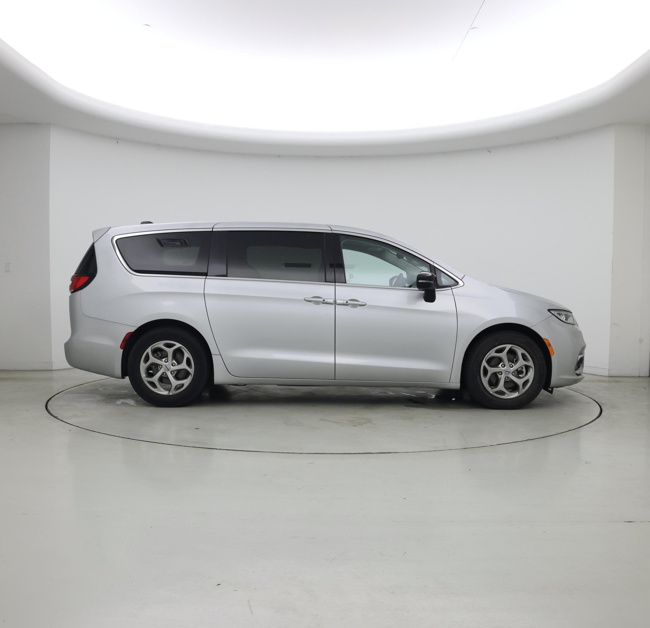 Thumbnail: 2024 Chrysler Pacifica - 7
