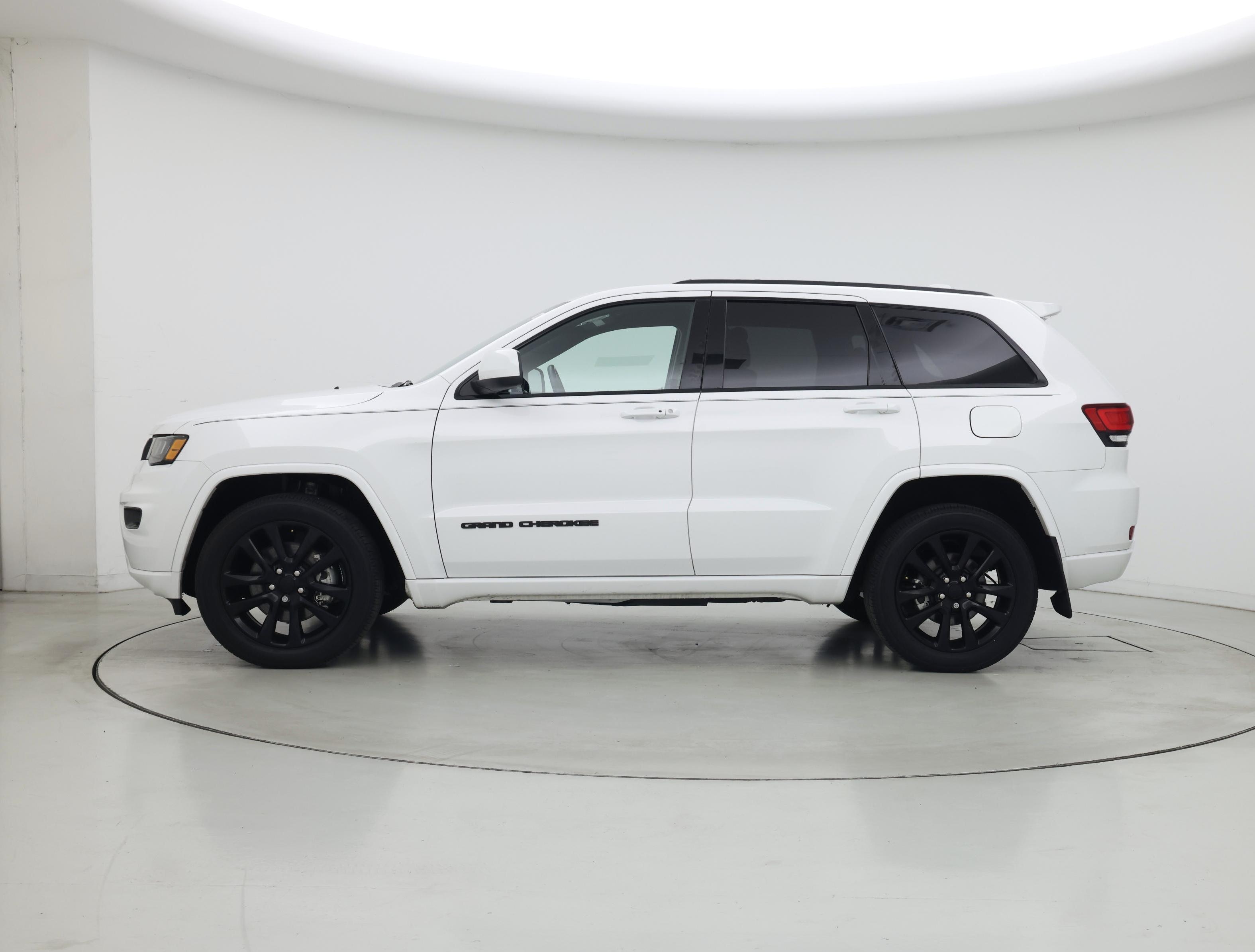Thumbnail: 2021 Jeep Grand Cherokee - 3