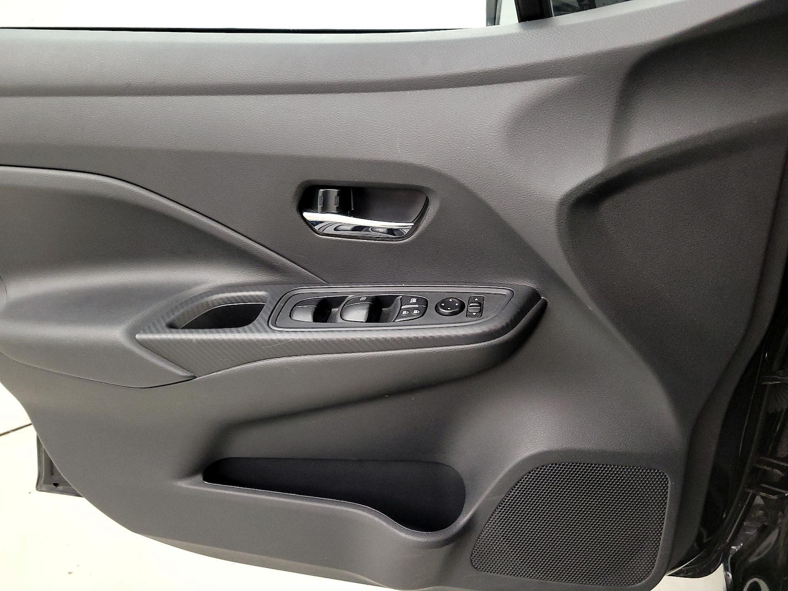 2025 Nissan Versa Sedan SV - Photo 13