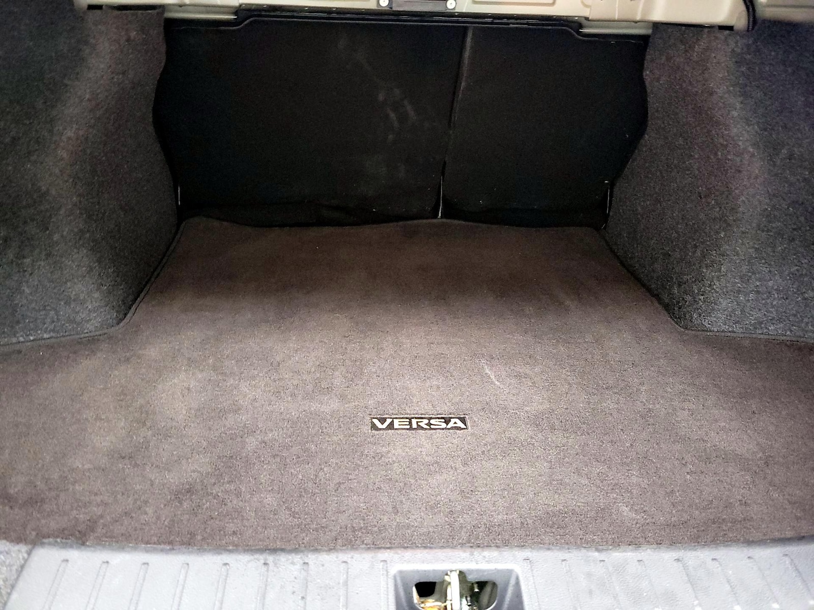 2025 Nissan Versa Sedan SV - Photo 20