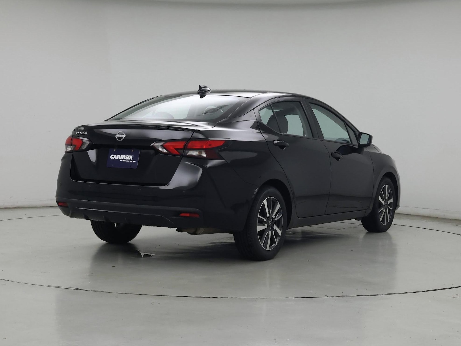 2025 Nissan Versa Sedan SV - Photo 9