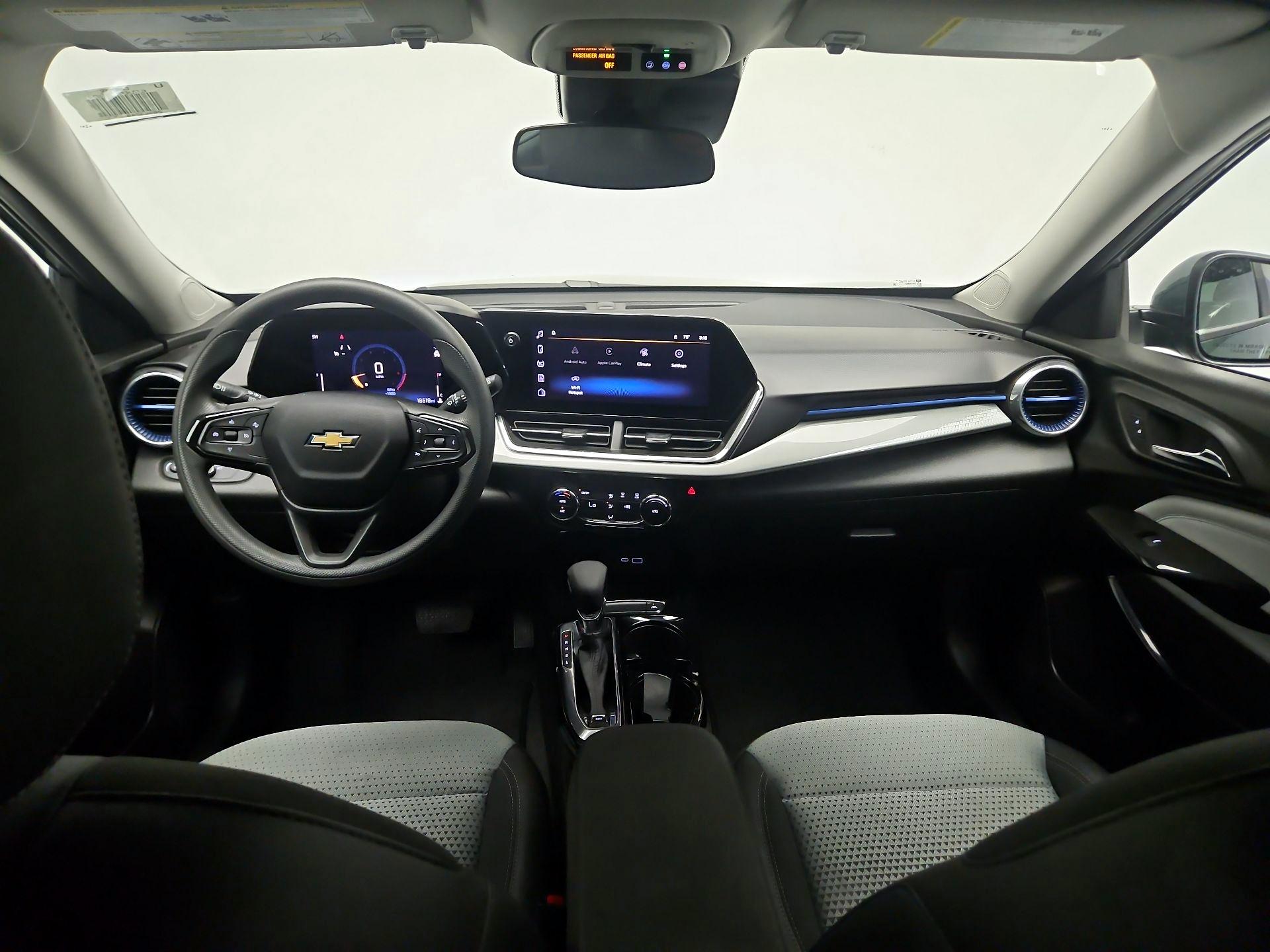 Thumbnail: 2025 Chevrolet Trax - 9