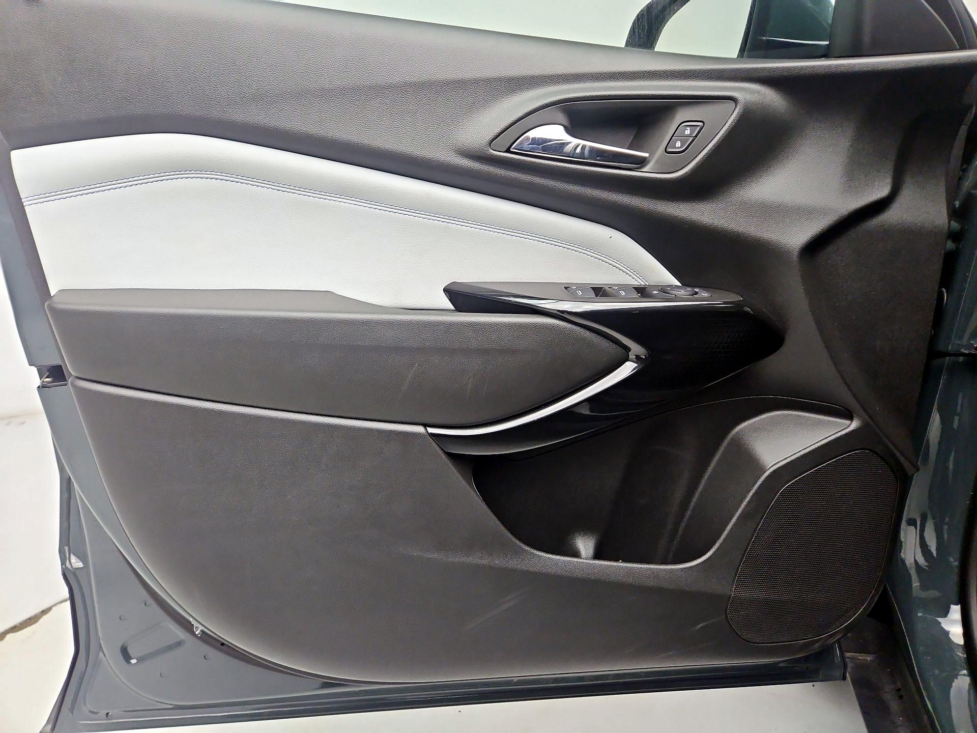 Thumbnail: 2025 Chevrolet Trax - 12