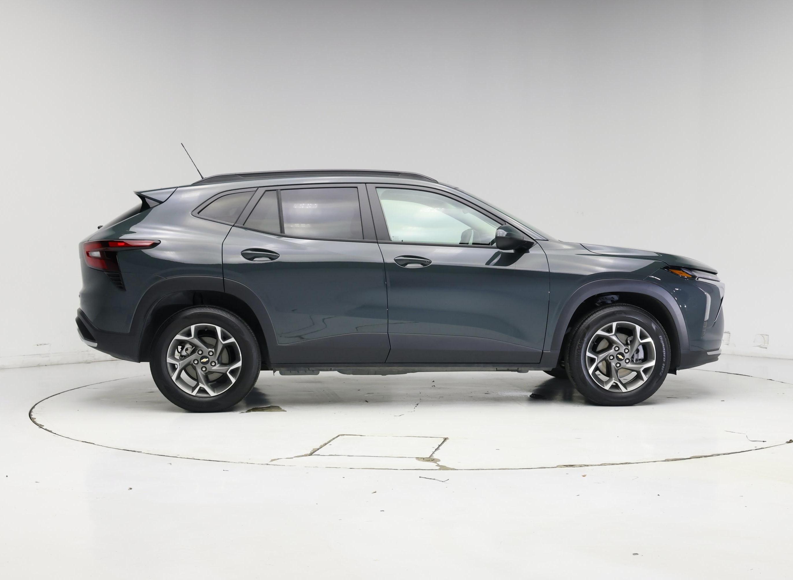 Thumbnail: 2025 Chevrolet Trax - 7