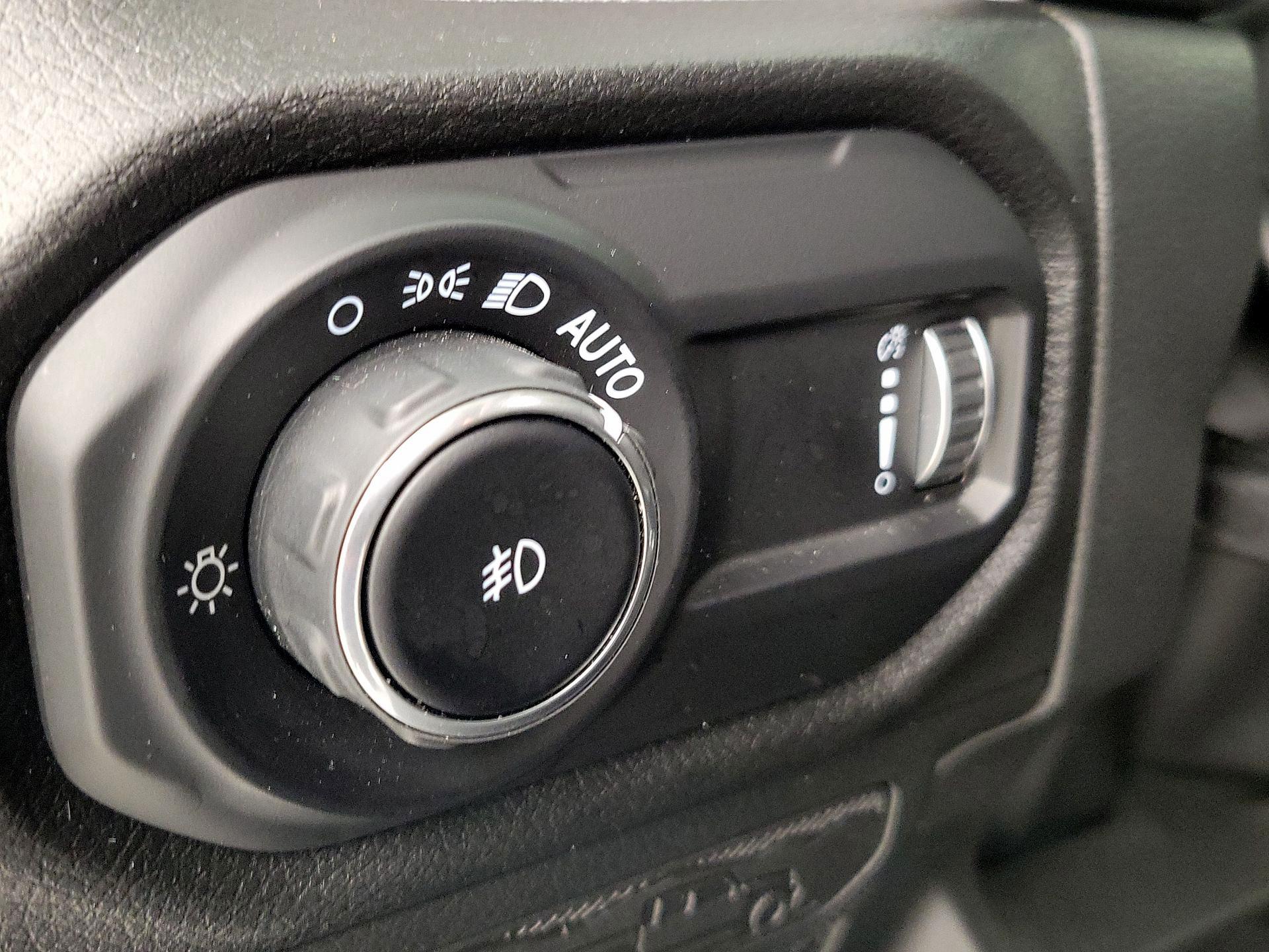Thumbnail: 2025 Jeep Wrangler - 13