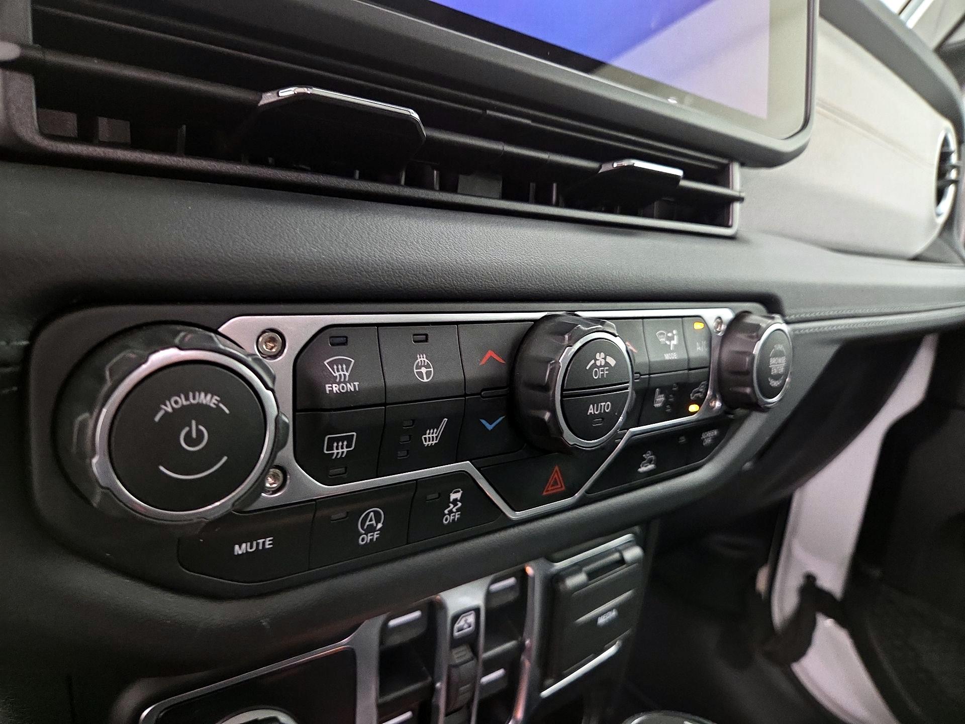 Thumbnail: 2025 Jeep Wrangler - 16