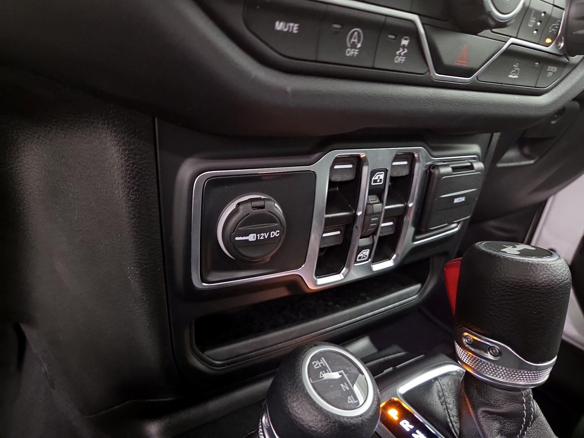 Thumbnail: 2025 Jeep Wrangler - 18
