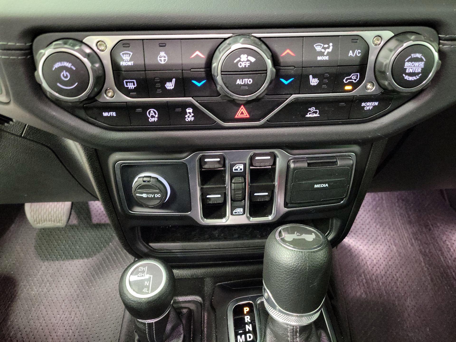 Thumbnail: 2025 Jeep Wrangler - 16