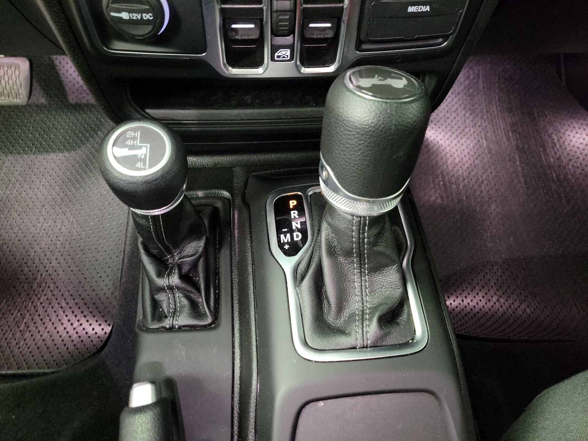 Thumbnail: 2025 Jeep Wrangler - 17