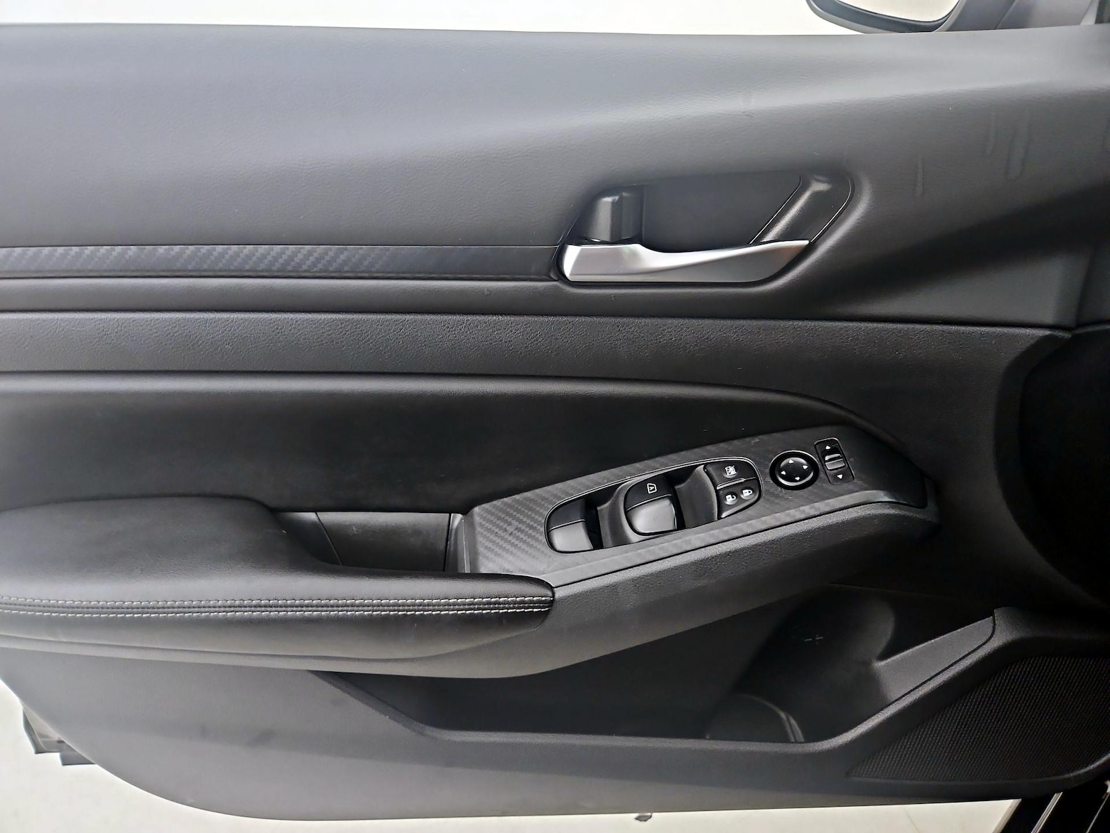 2025 Nissan Altima SV - Photo 13