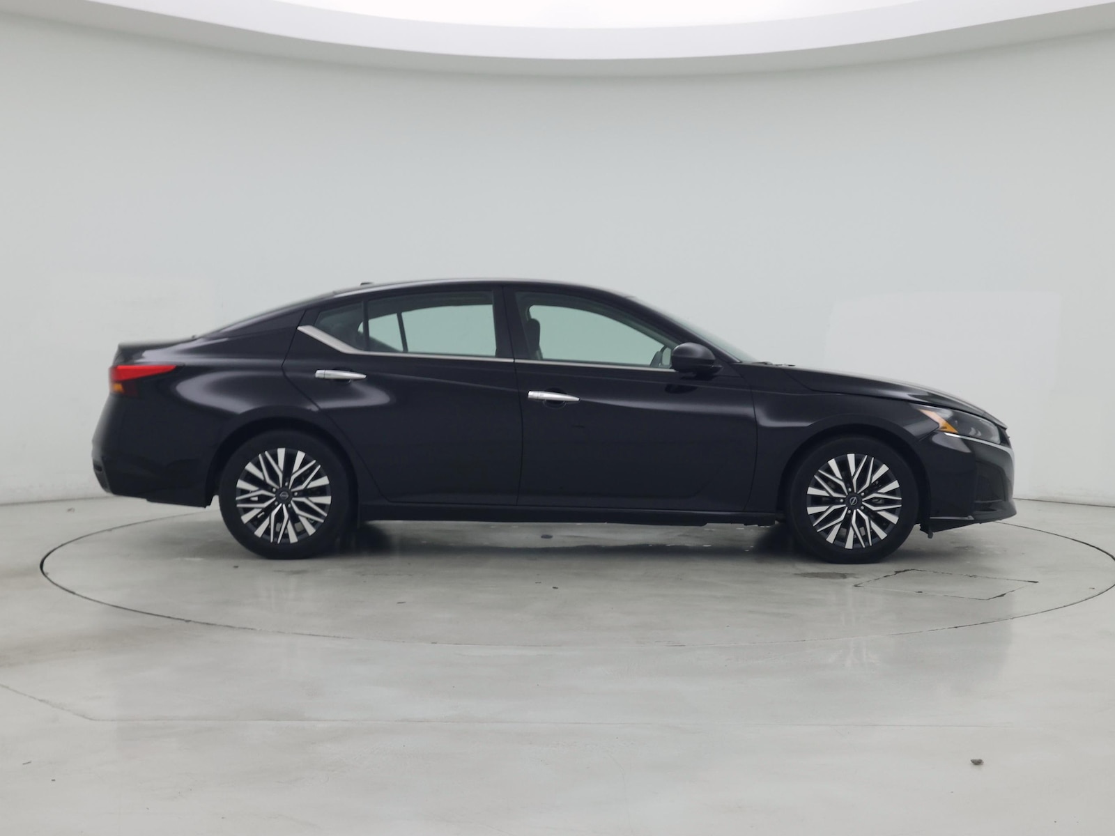2025 Nissan Altima SV - Photo 8