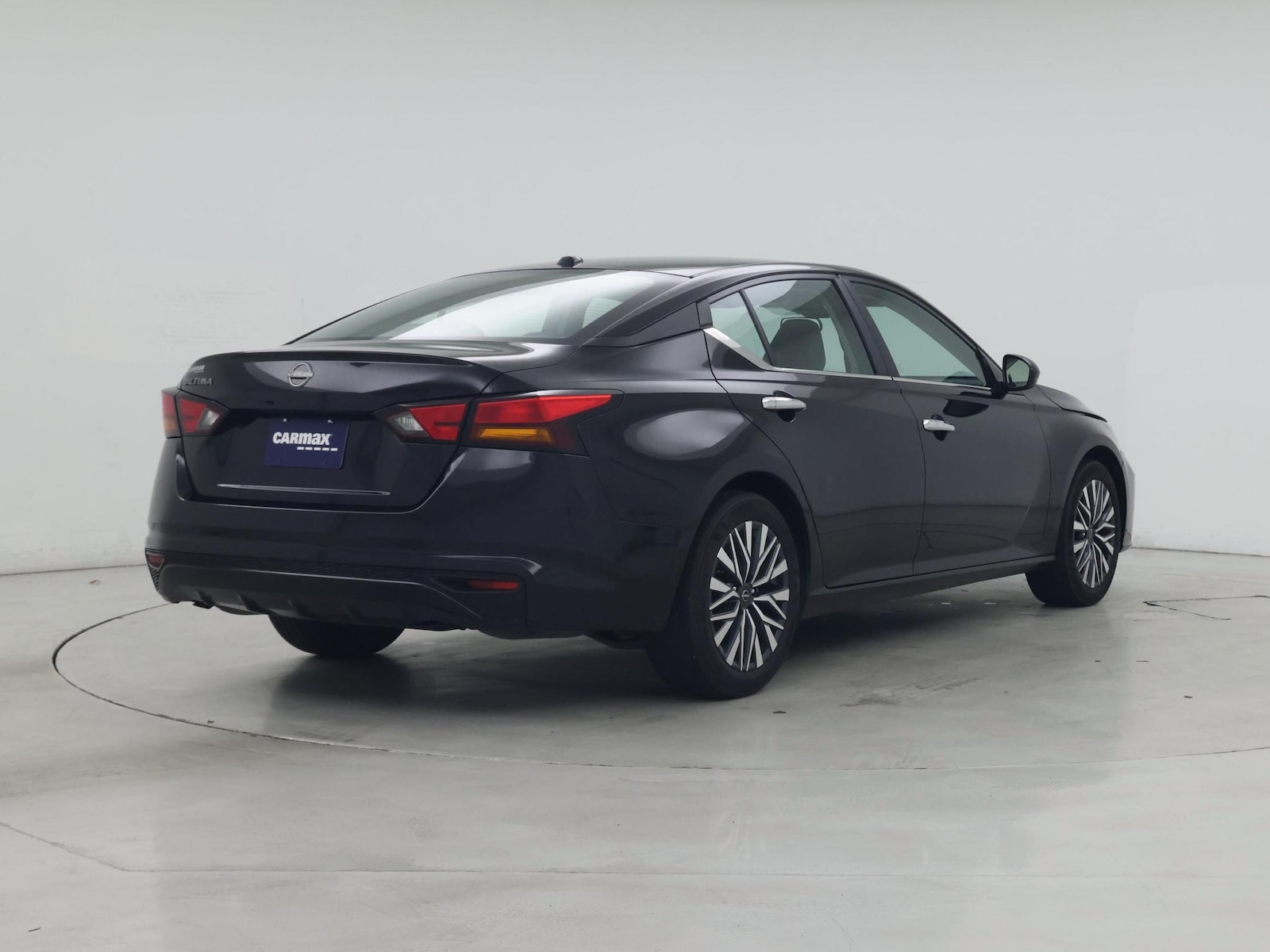 2025 Nissan Altima SV - Photo 9